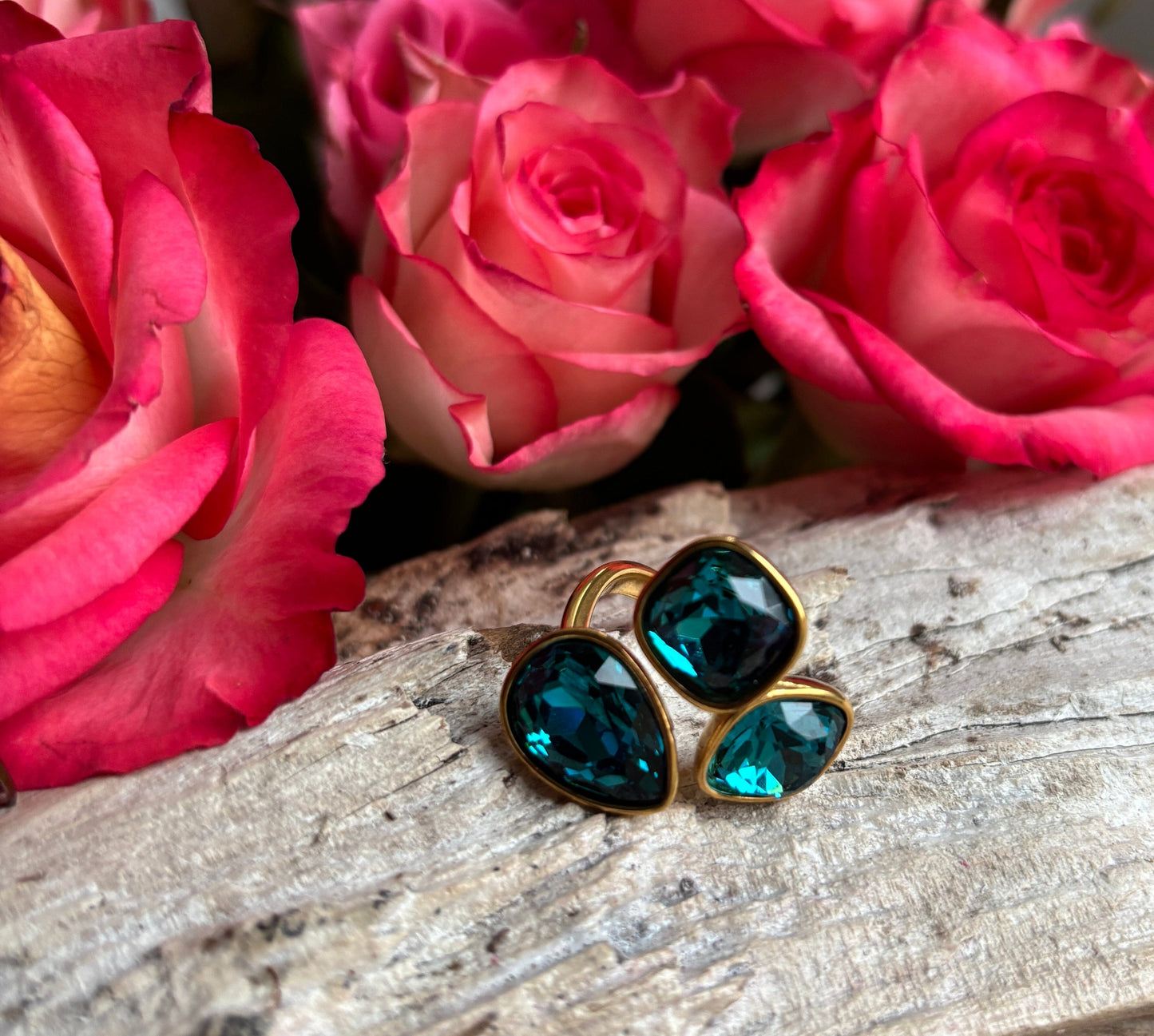 18ct Gold Plated Teal Faceted Glass Ring Ring Ocean Ripple