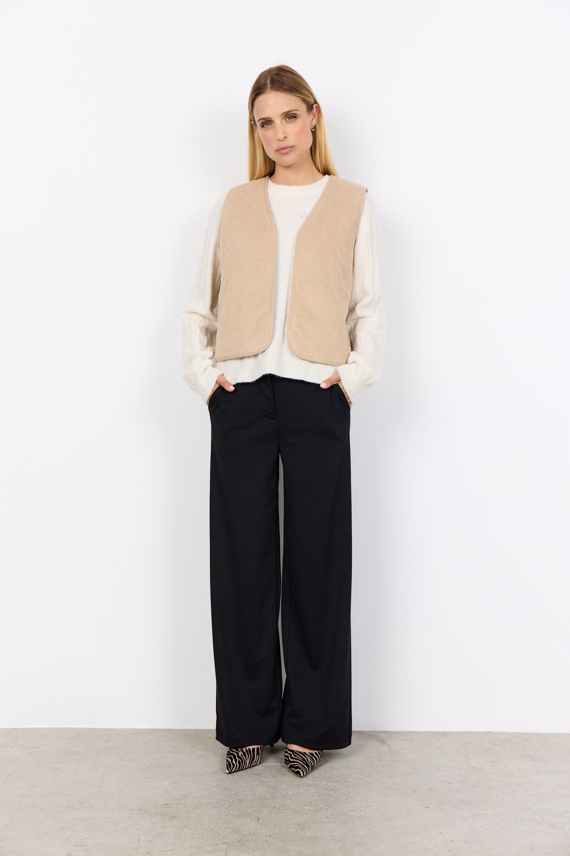 Bindi Waistcoat | Sand Waistcoat Soya Concept