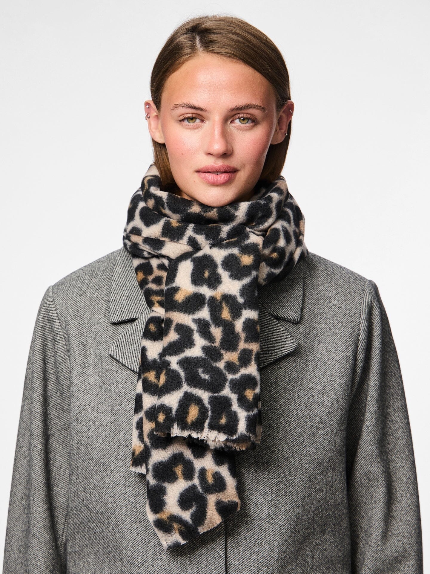 Jorna Scarf | Black Leo Scarves Pieces