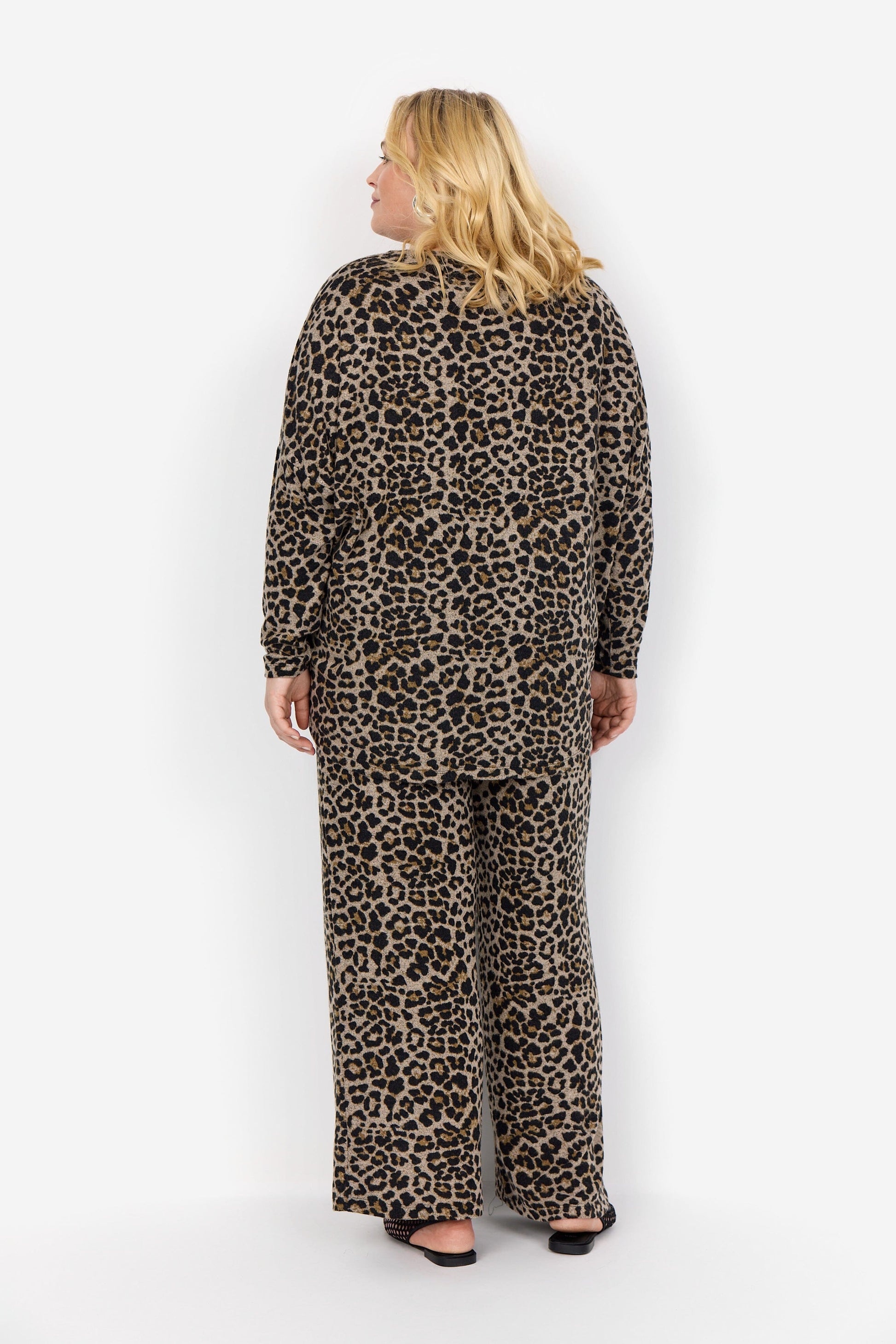 Lion Blouse | Black Blouse Wasabi Concept