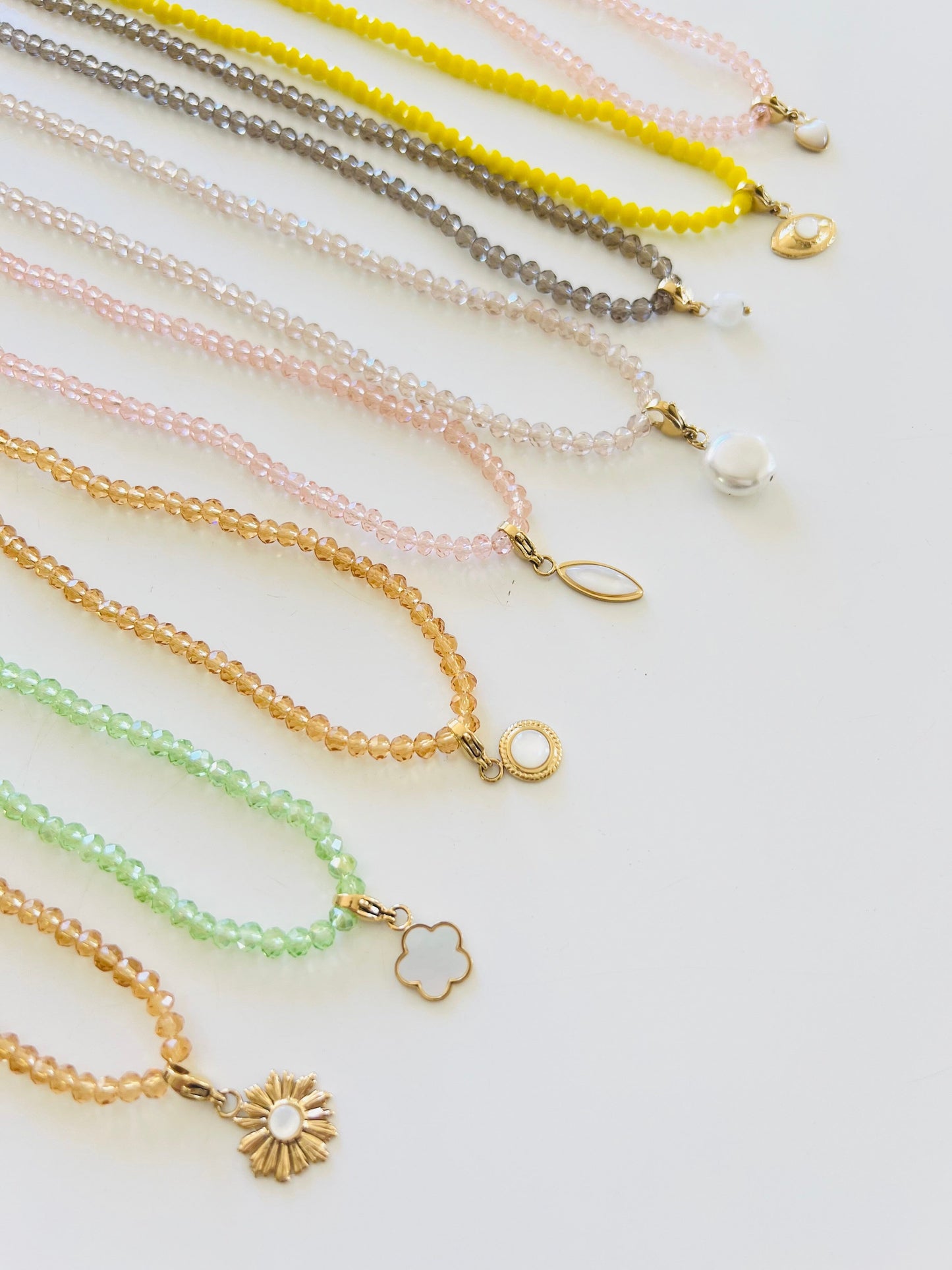 Noa Crystal Necklace | Light Green - Pearl Flower Charm Necklace French Edit