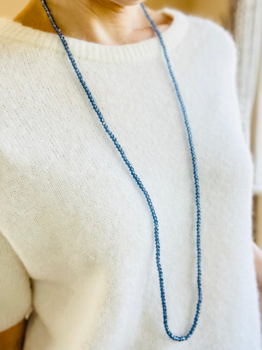 Noa Crystal Necklace | Navy - Small Pearl Charms Necklace French Edit
