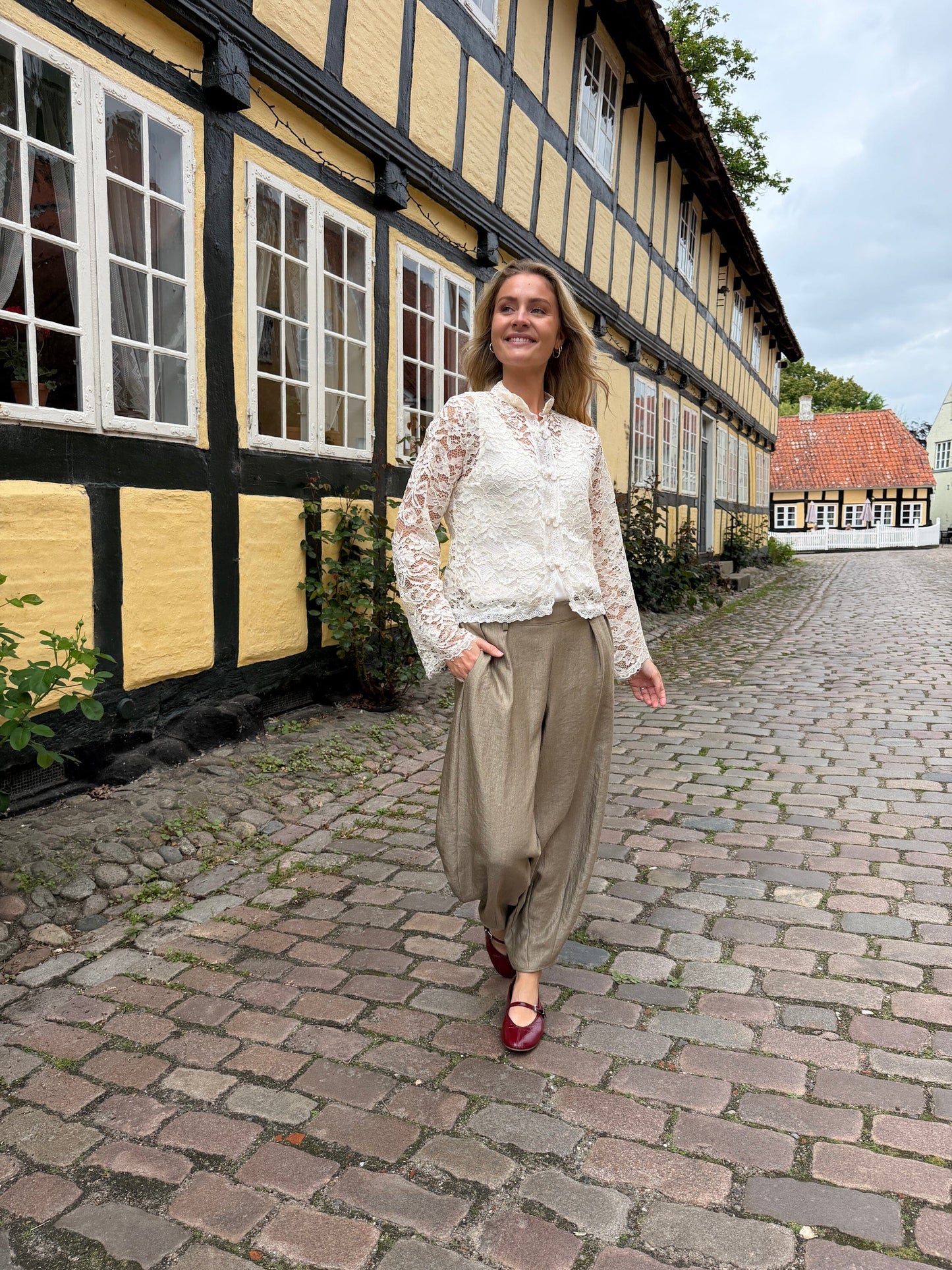 Amara Balloon Pant | Desert Trousers Black Colour 