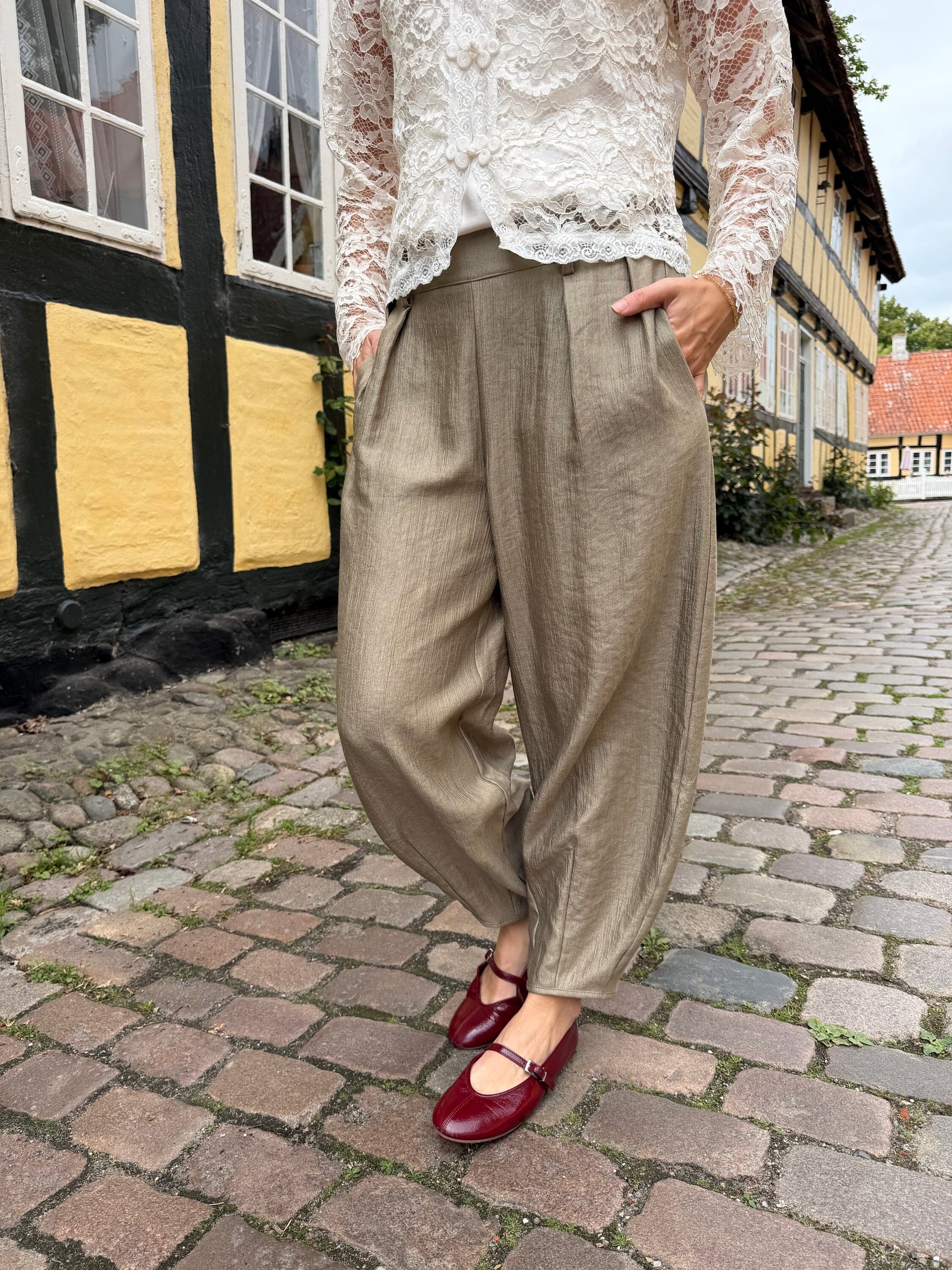 Amara Balloon Pant | Desert Trousers Black Colour 