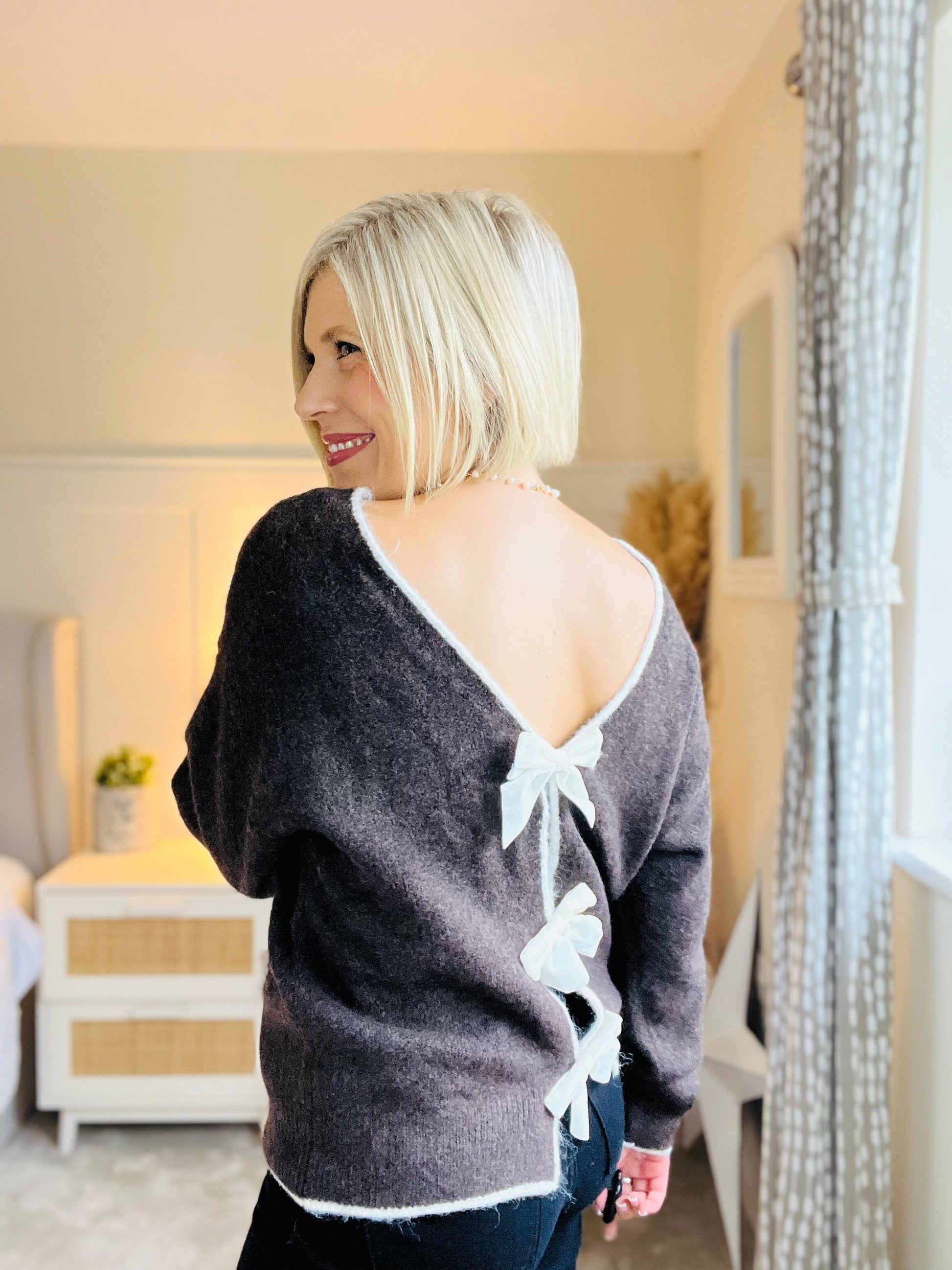 Amoura Jumper | 2 Colours Knitwear Parisienne Collection 