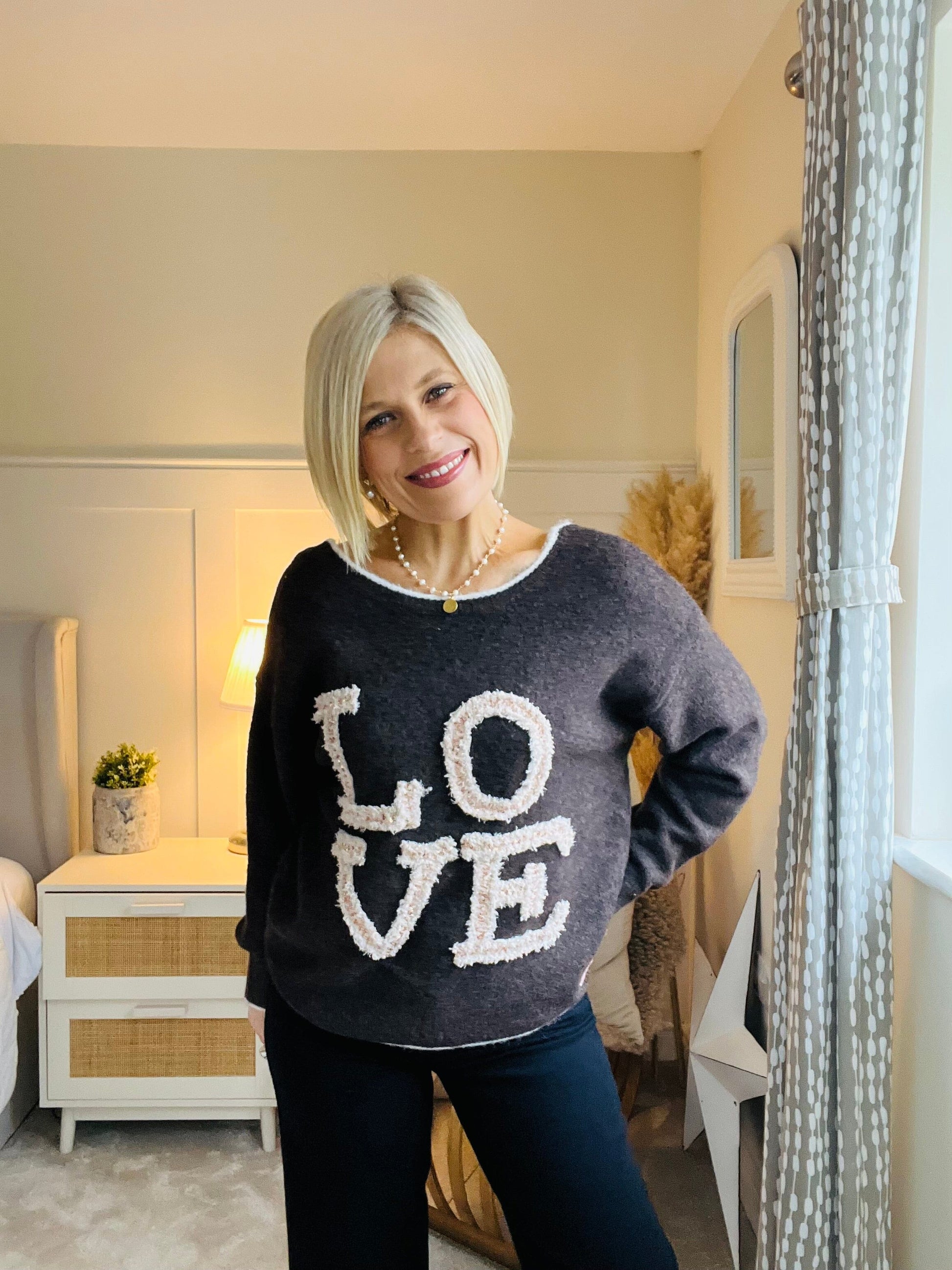 Amoura Jumper | 2 Colours Knitwear Parisienne Collection Dark Brown 