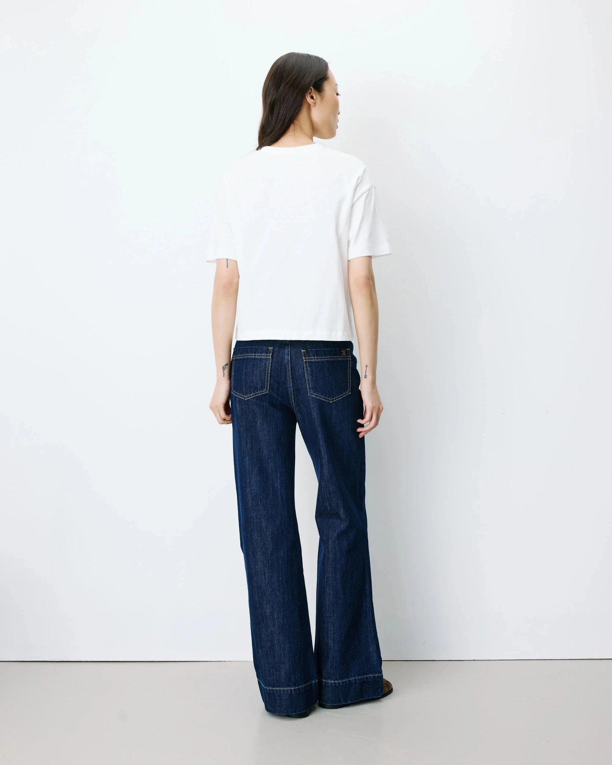 Anis Tee | Ivory Top Grace and Mila 