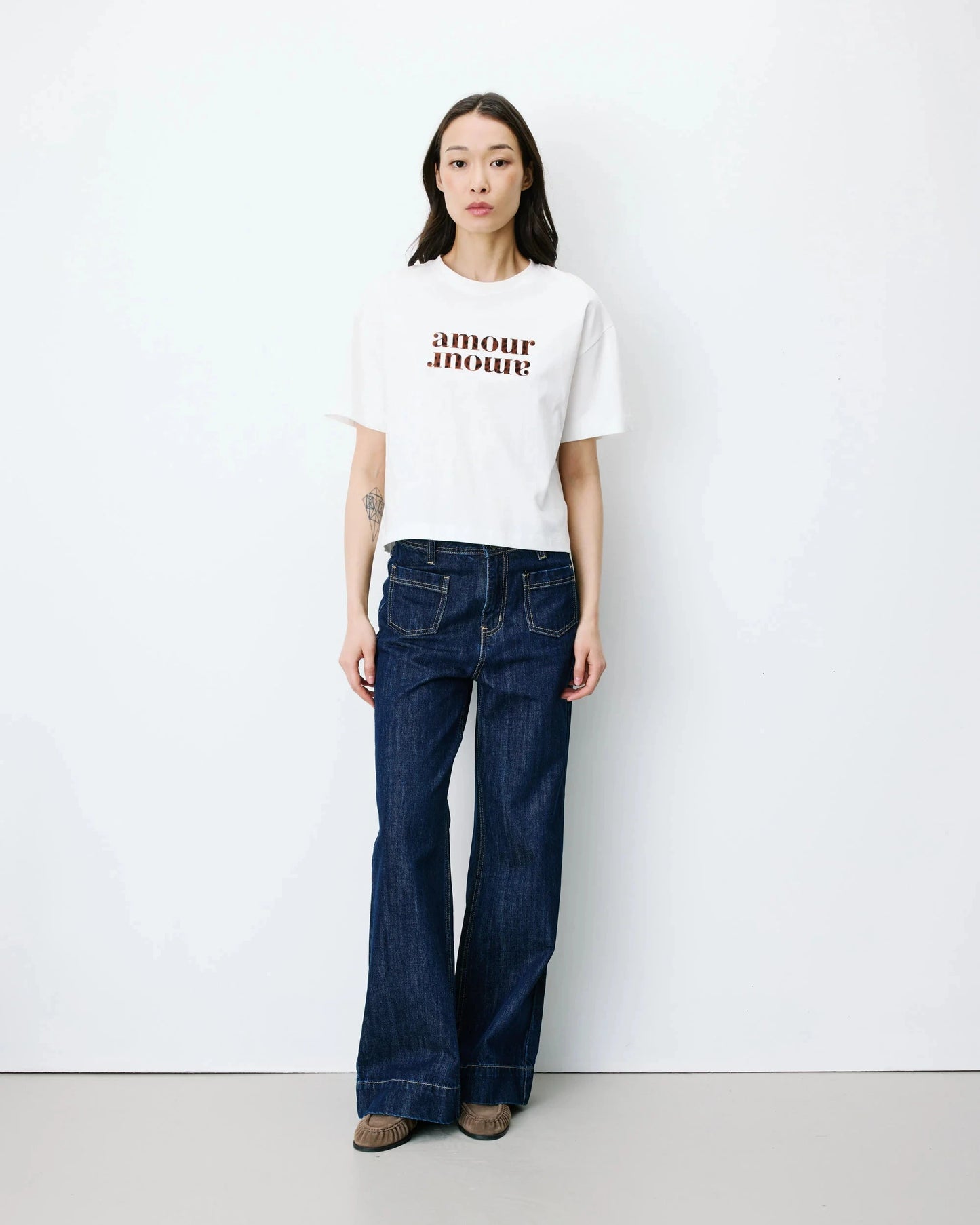 Anis Tee | Ivory Top Grace and Mila 