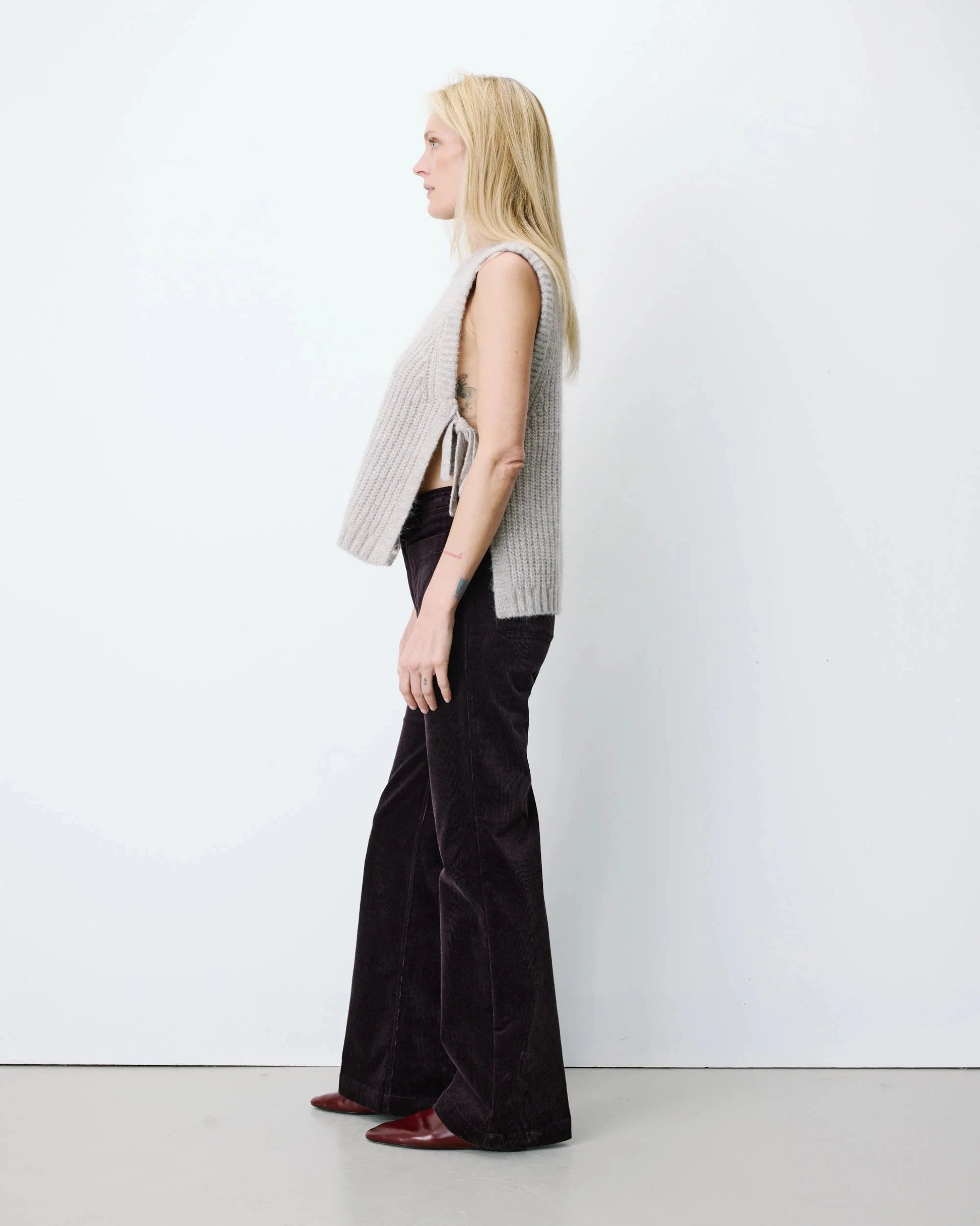 Argan Vest | Greige Top Grace and Mila 