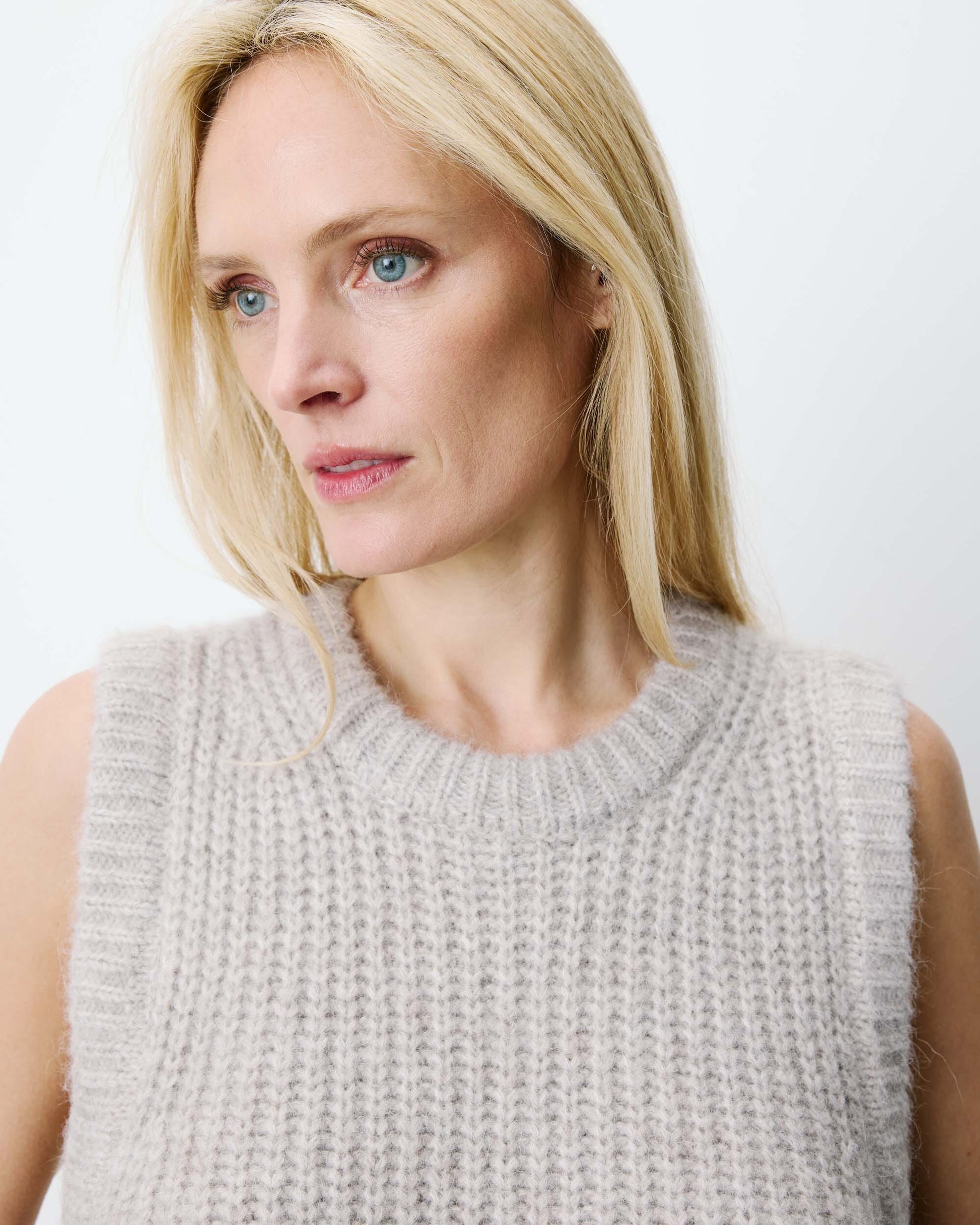 Argan Vest | Greige Top Grace and Mila 