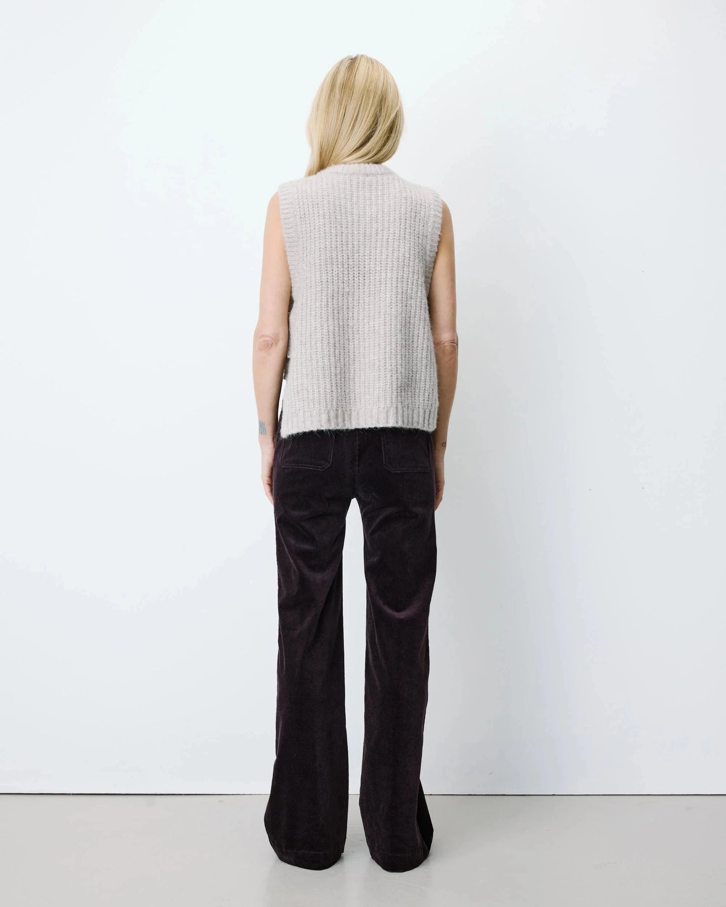 Argan Vest | Greige Top Grace and Mila 
