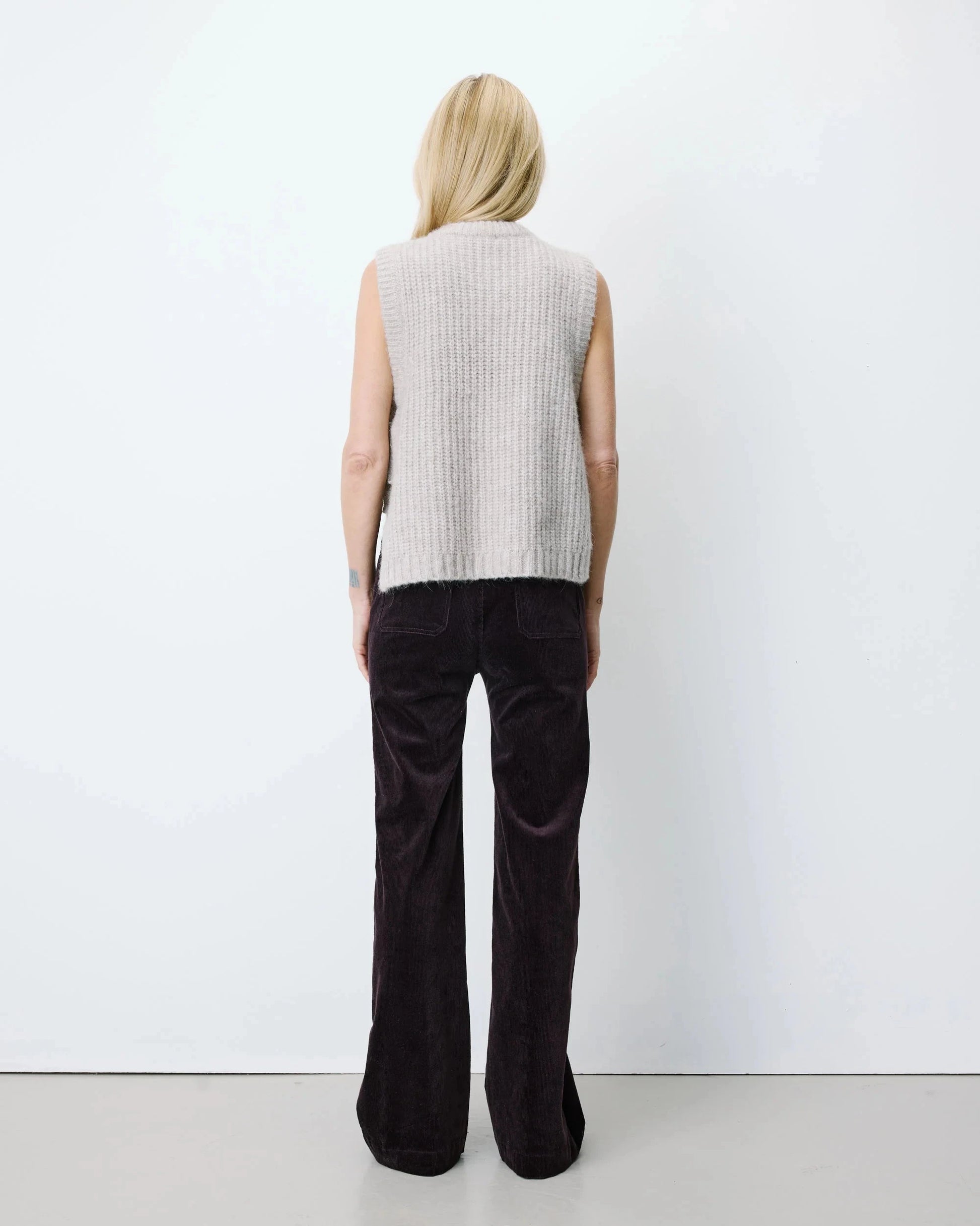 Argan Vest | Greige Top Grace and Mila 
