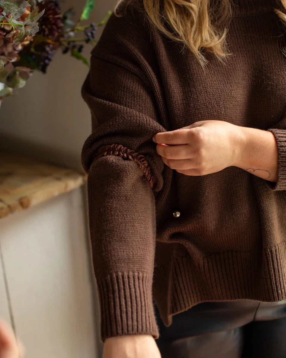 Belinda Sleeve Garter | Chocolate Accessories Chalk 