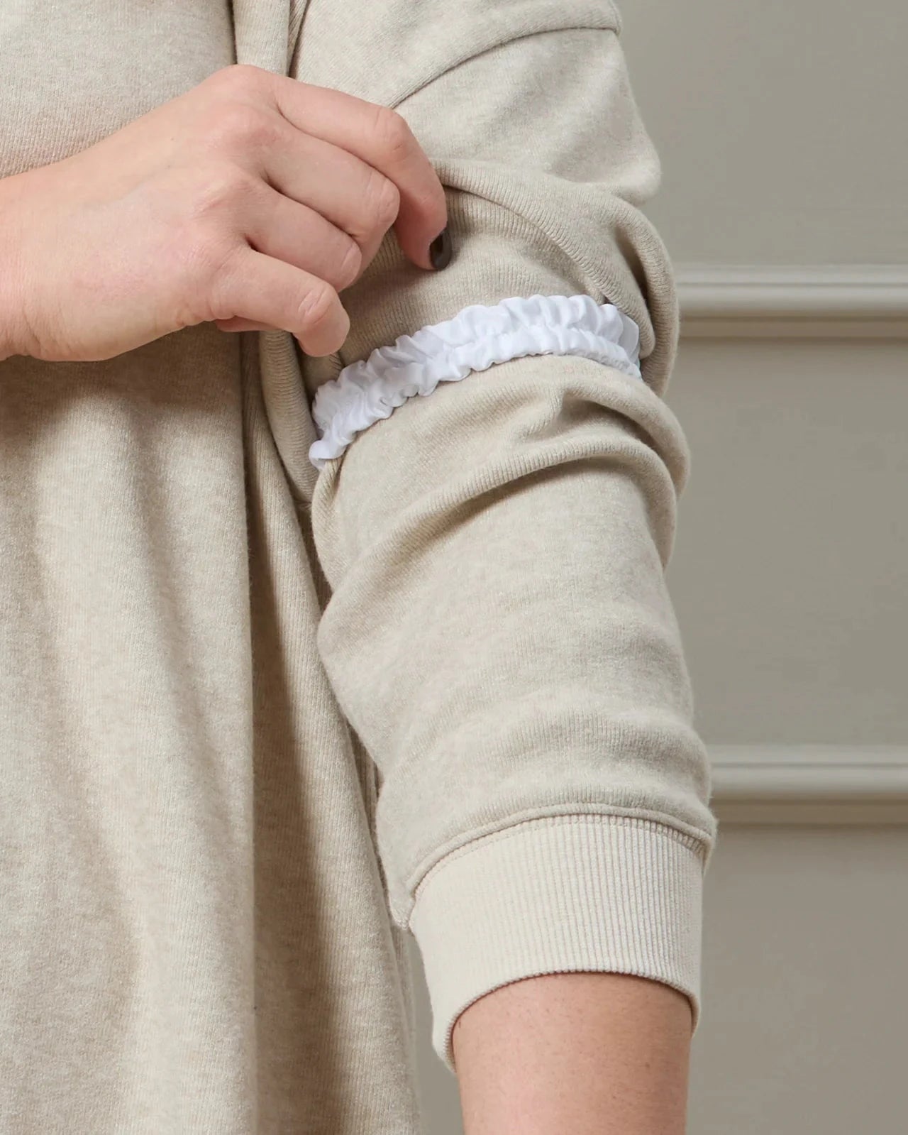 Belinda Sleeve Garter | Off White Accessories Chalk 