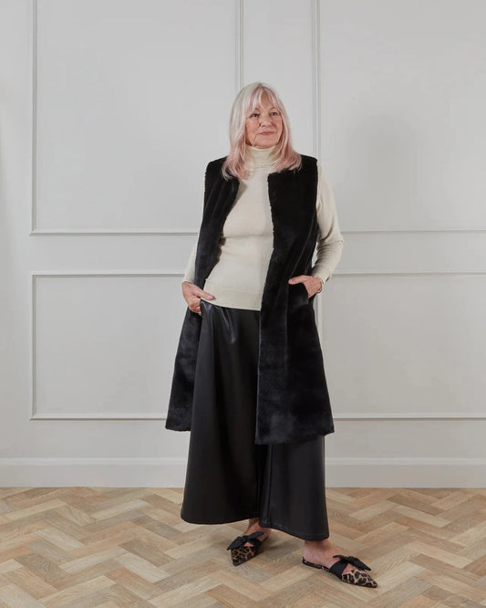 Beth Gilet | Black Gilet Chalk 