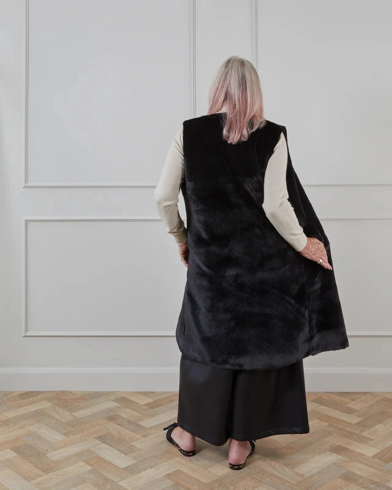 Beth Gilet | Black Gilet Chalk 