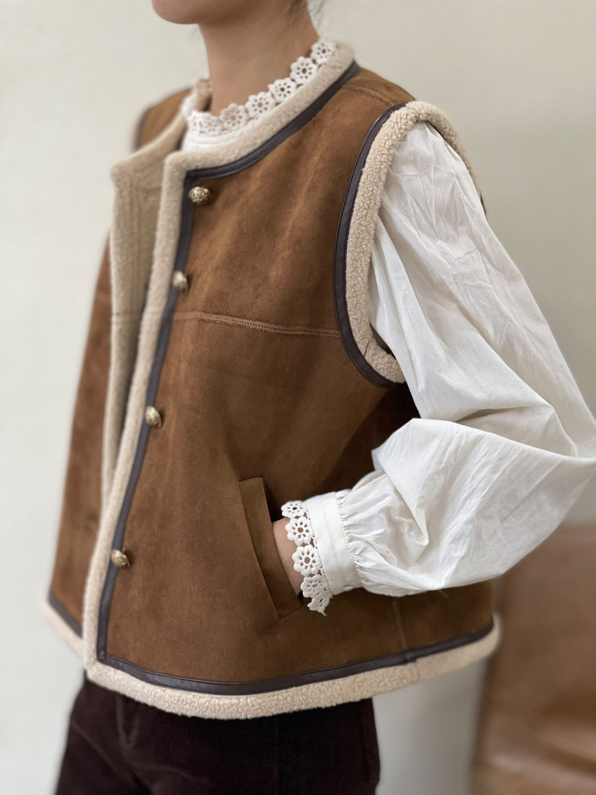 Bibi Gilet | Brown Jacket Parisienne Collection 