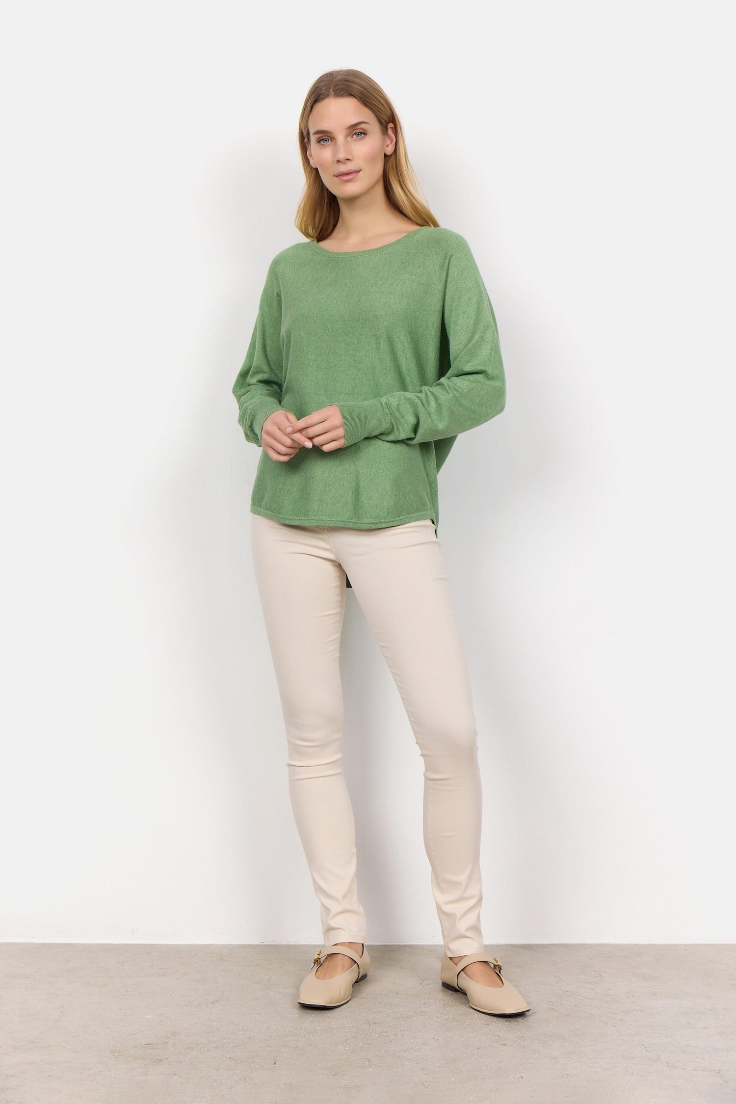 Dollie Button Pullover | Green Blouse Soya Concept 