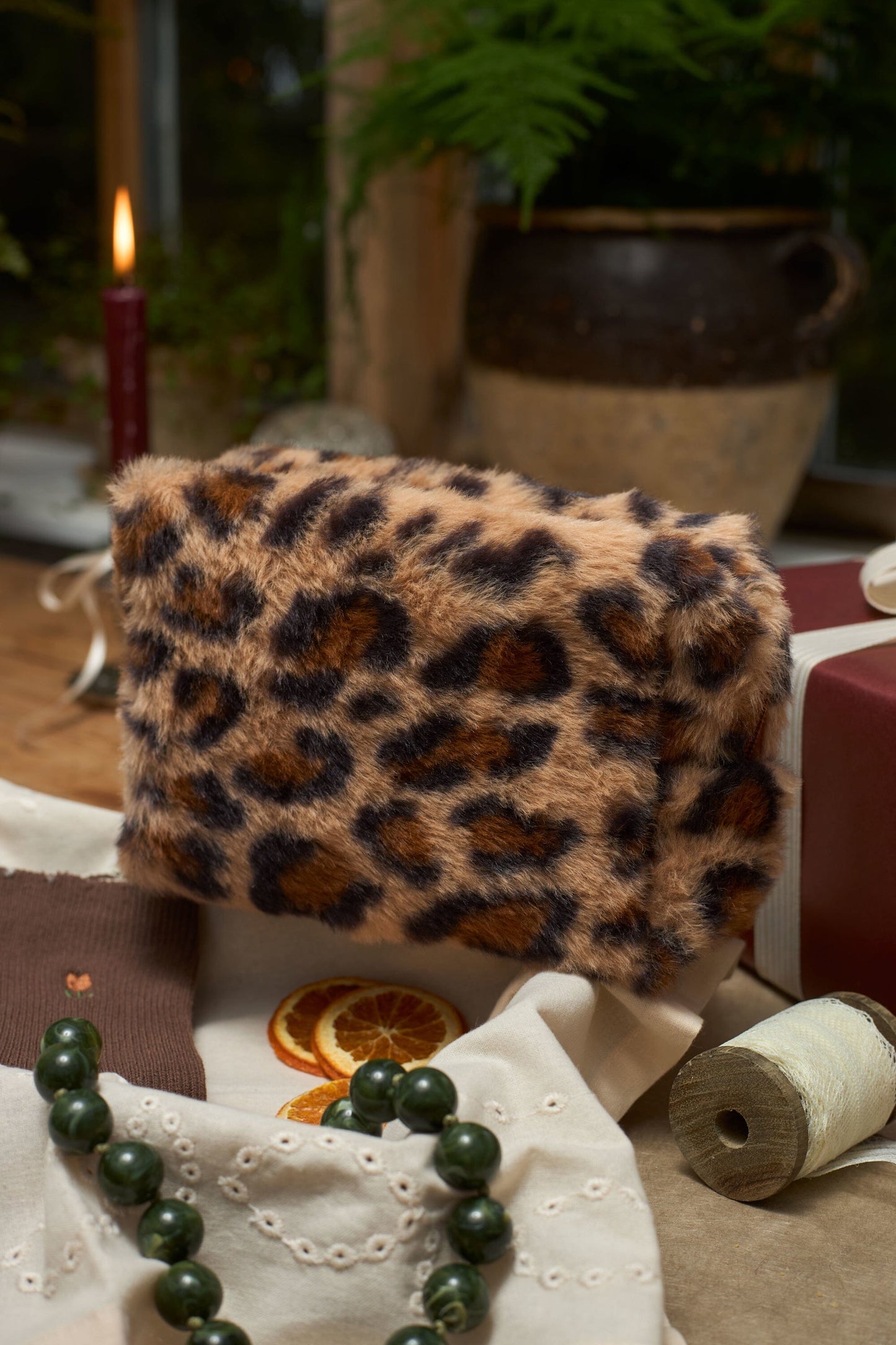 Dynia Soft Make Up Bag | Leo Cosmetic bag Black Colour 