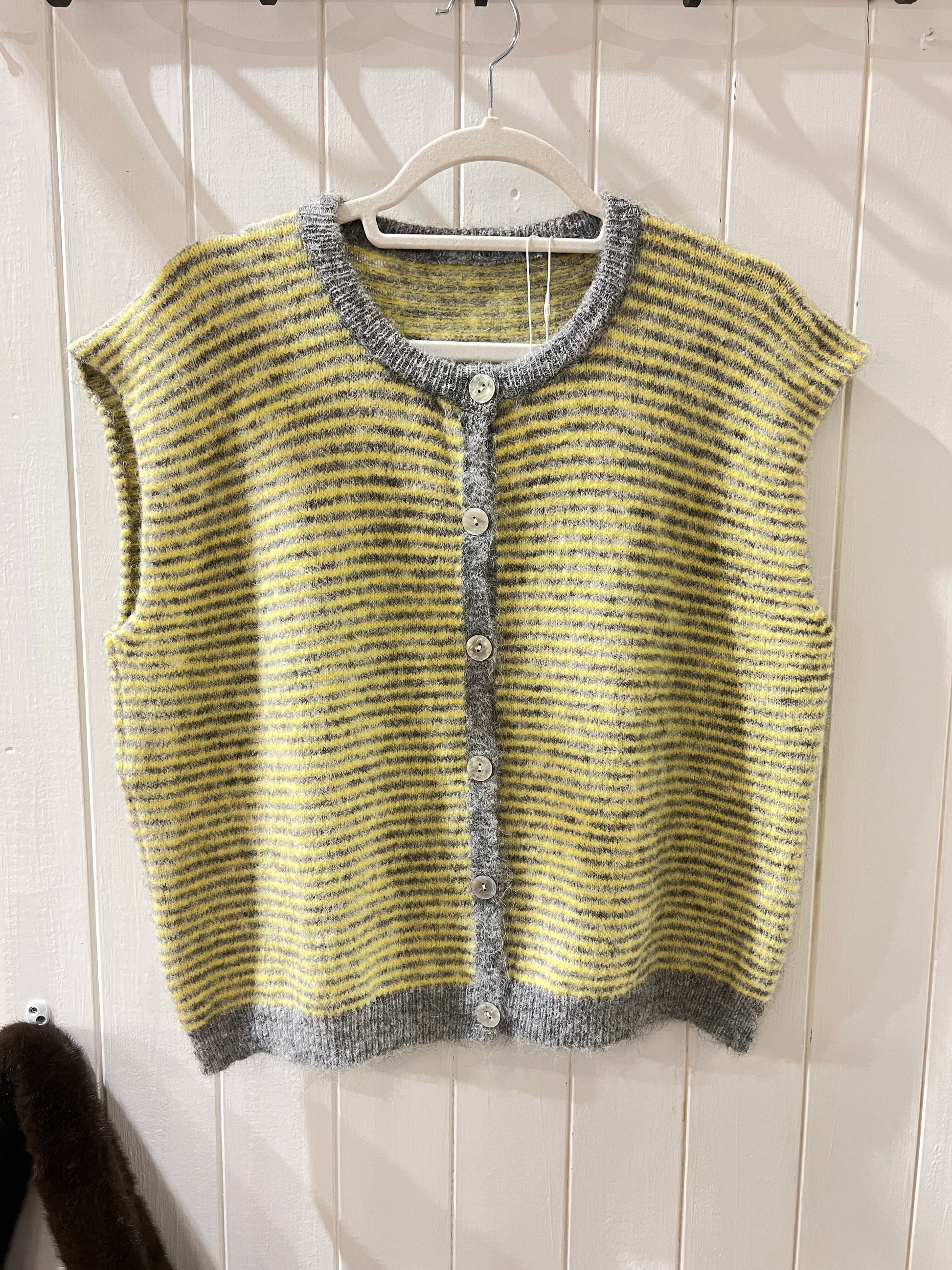 Etta Vest | 7 Colours Jumper Parisienne Collection Grey 