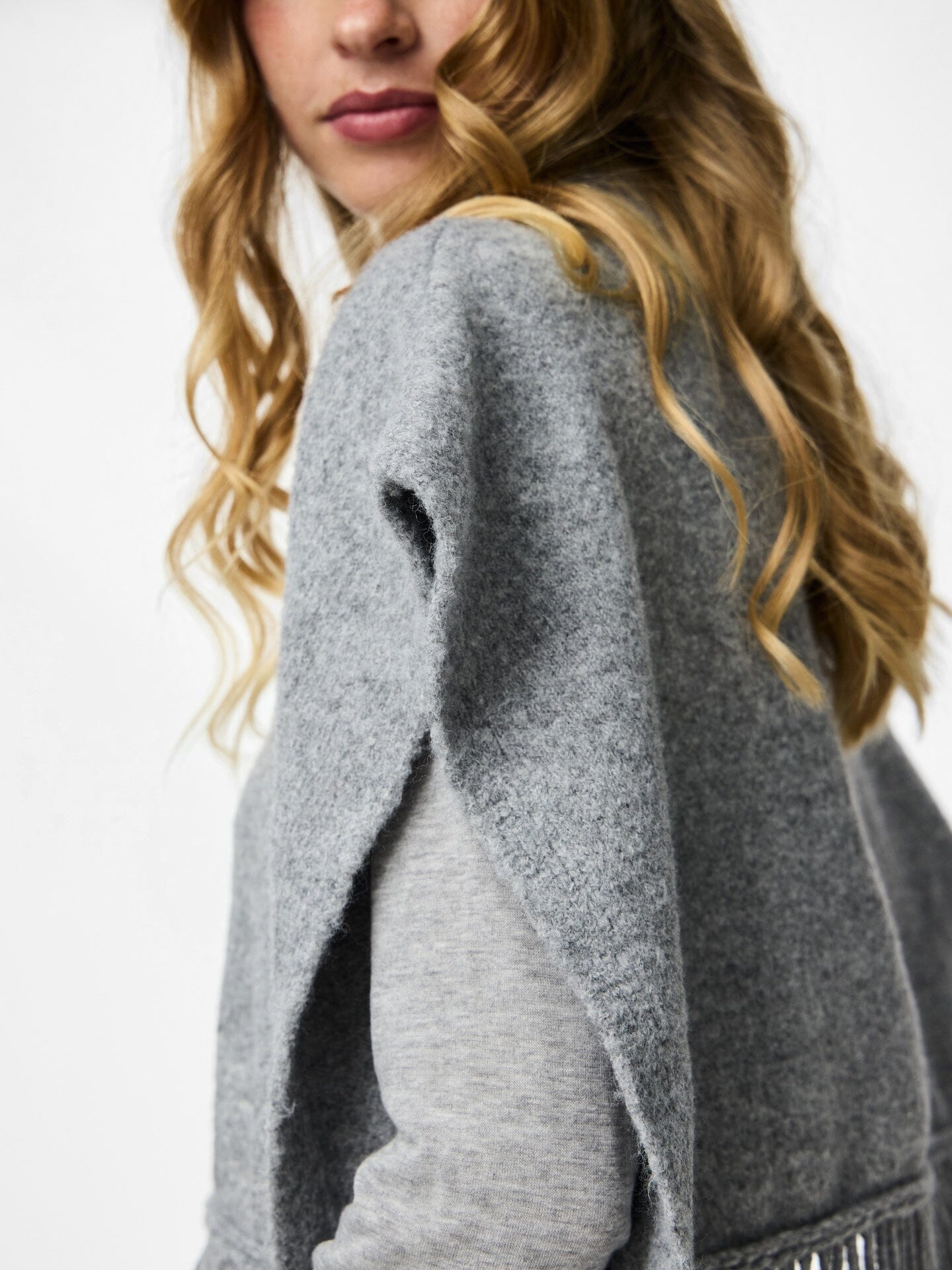 Julle Poncho | Light Grey Waistcoat Pieces 