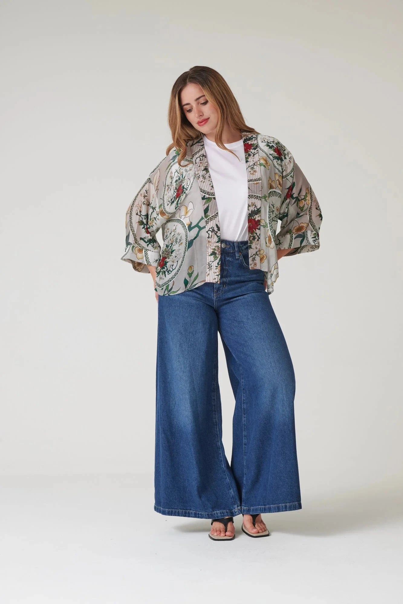 Kimono | Magnolia Plates | Putty Kimonos One Hundred Stars 
