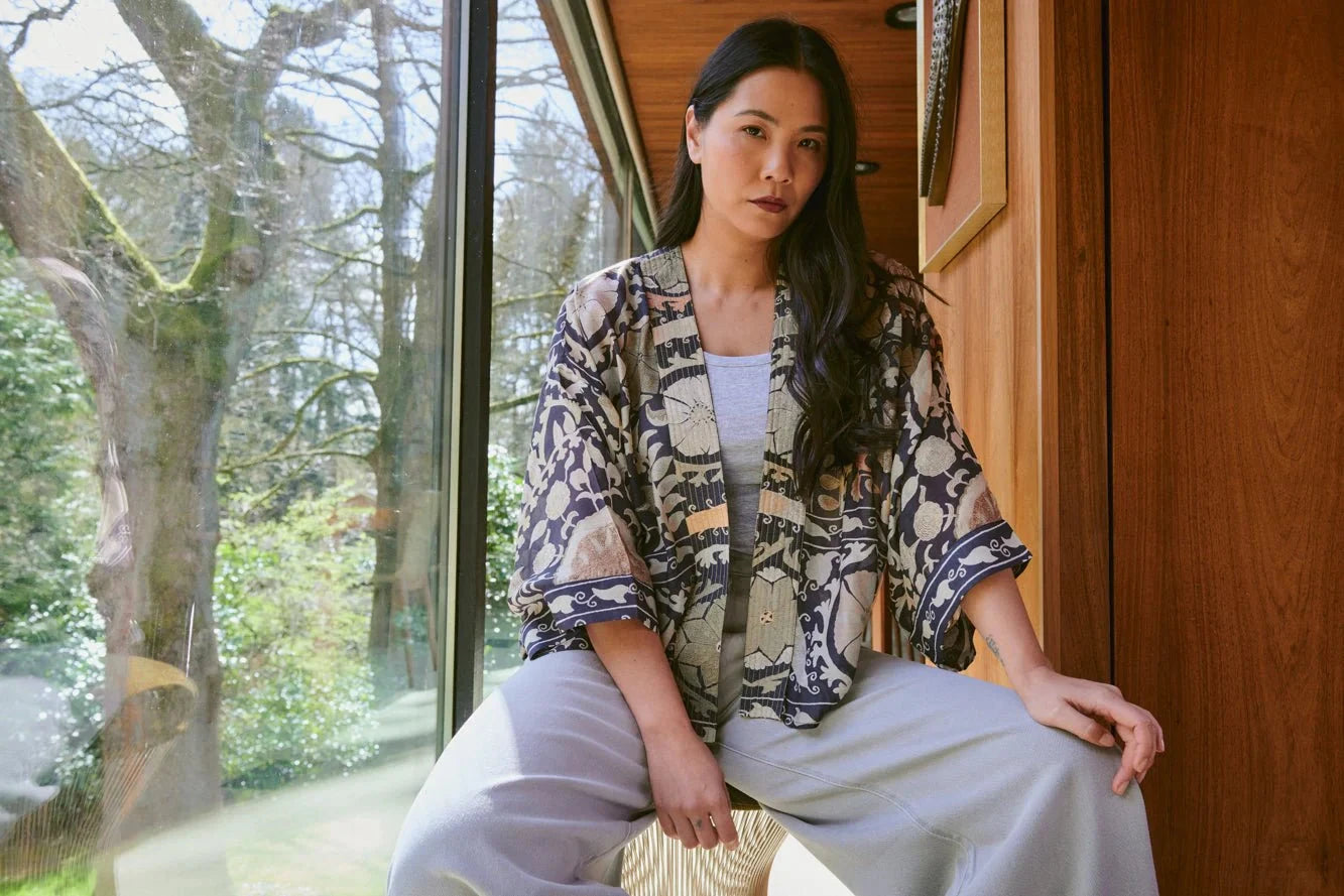 Kimono | Susani | Charcoal Kimonos One Hundred Stars 