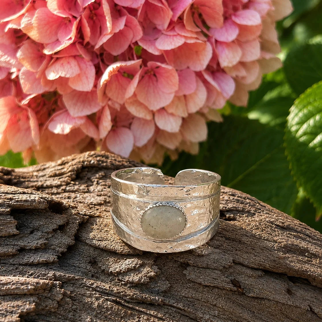 Labradorite Hammered Ring Ring Ocean Ripples 