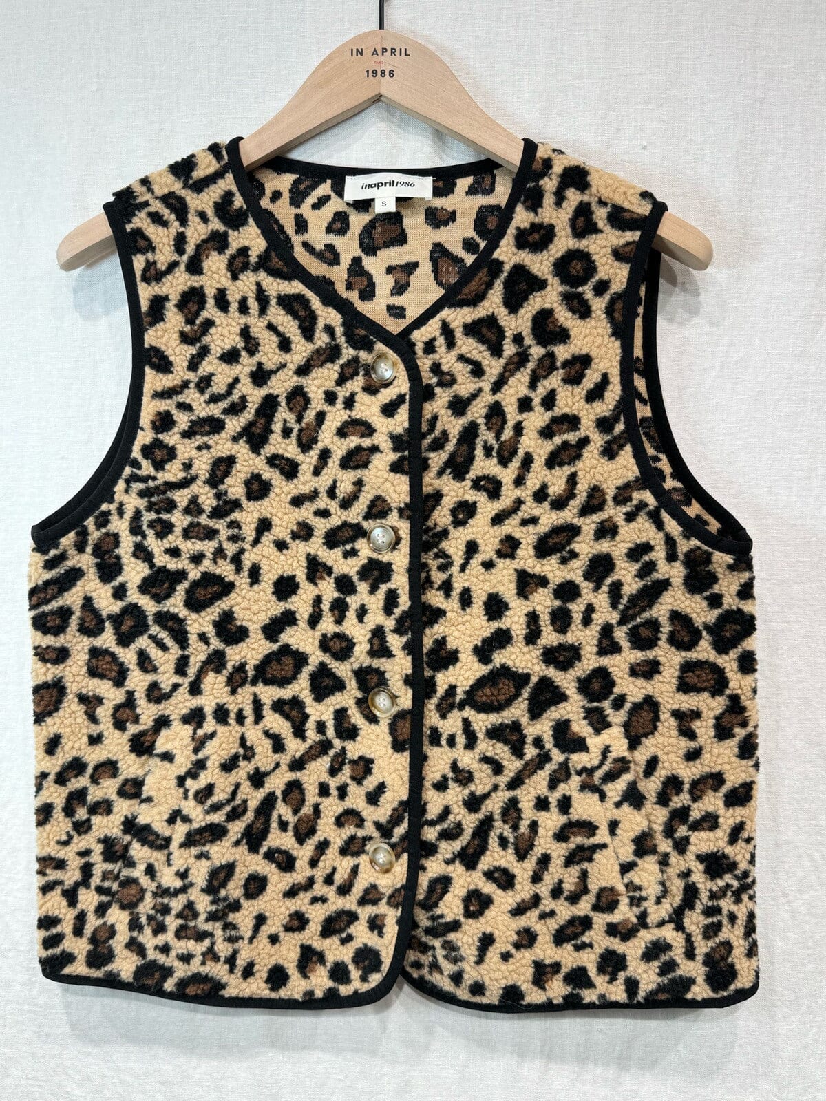 Lea Vest | Leopard Gilet Parisienne Collection 