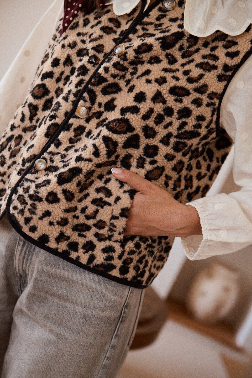 Lea Vest | Leopard Gilet Parisienne Collection 