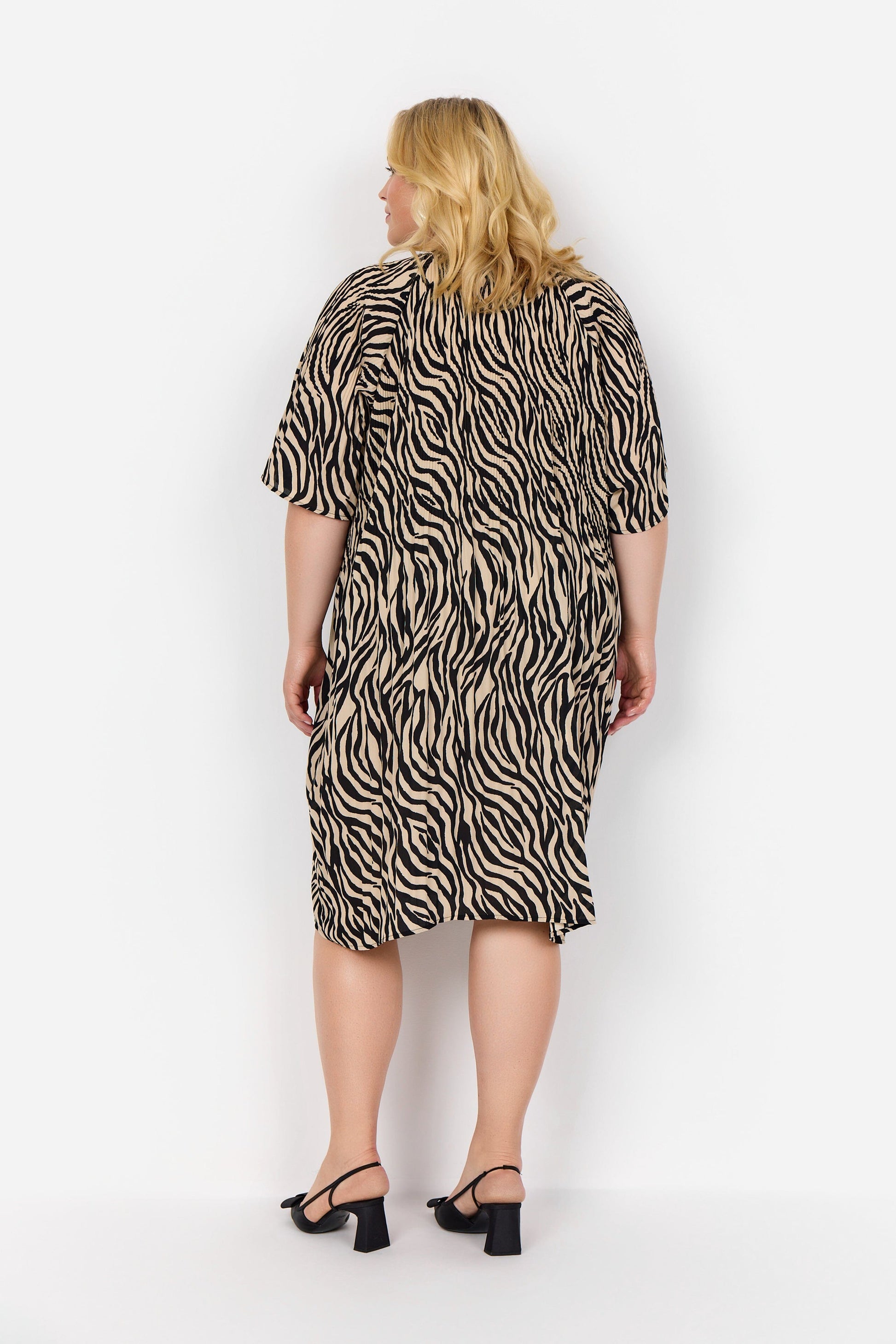 Liona Dress | Black Dress Wasabi Concept 