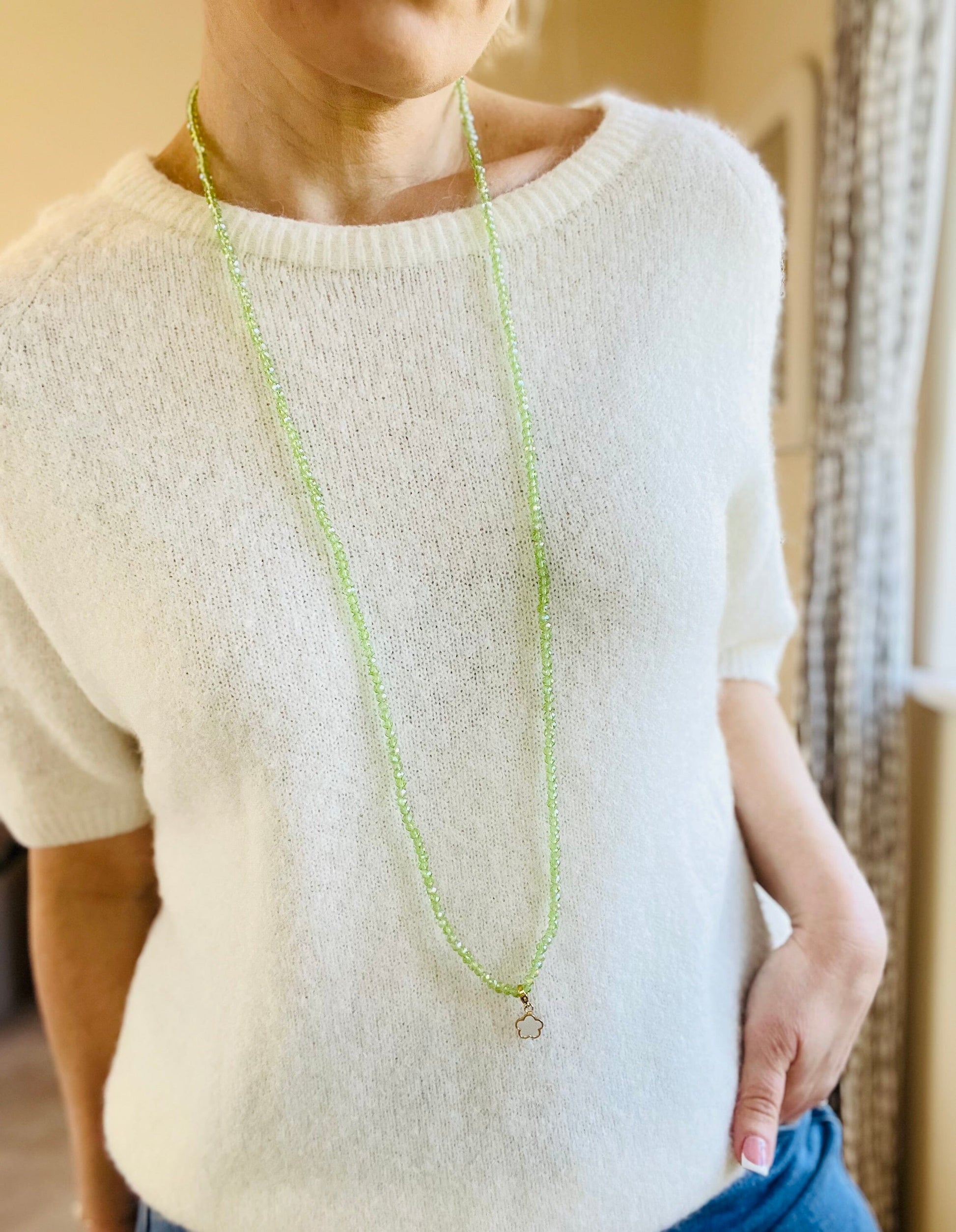 Noa Crystal Necklace | Light Green - Pearl Flower Charm Necklace French Edit 