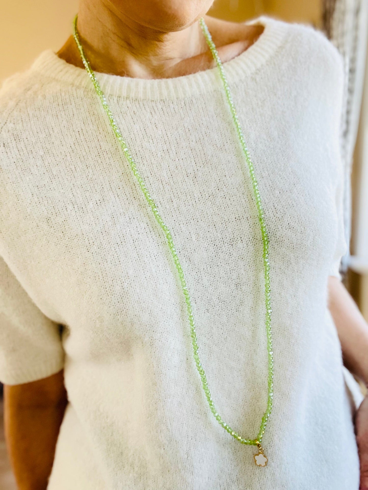 Noa Crystal Necklace | Light Green - Pearl Flower Charm Necklace French Edit 
