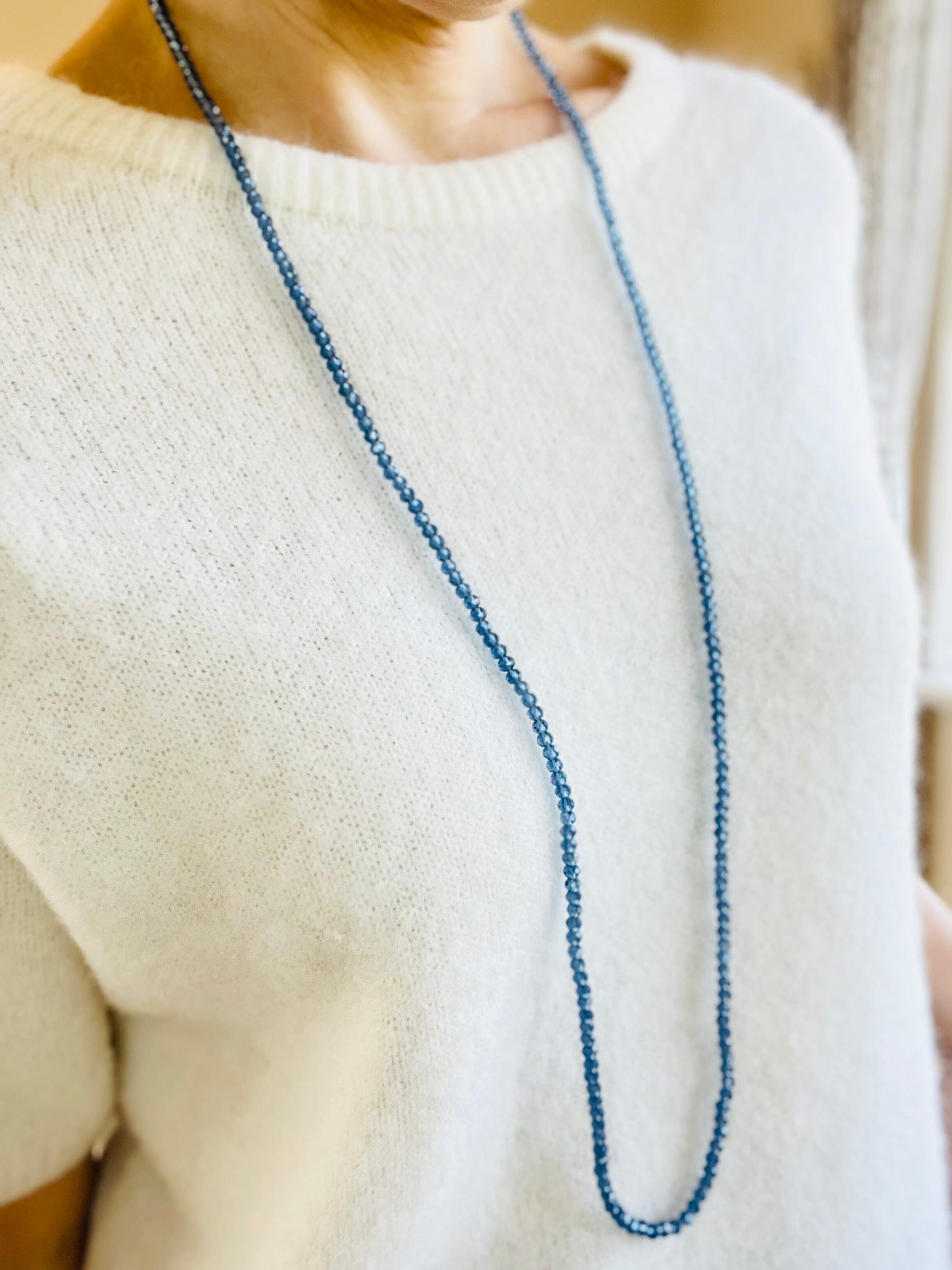 Noa Crystal Necklace | Navy - Small Pearl Charms Necklace French Edit 