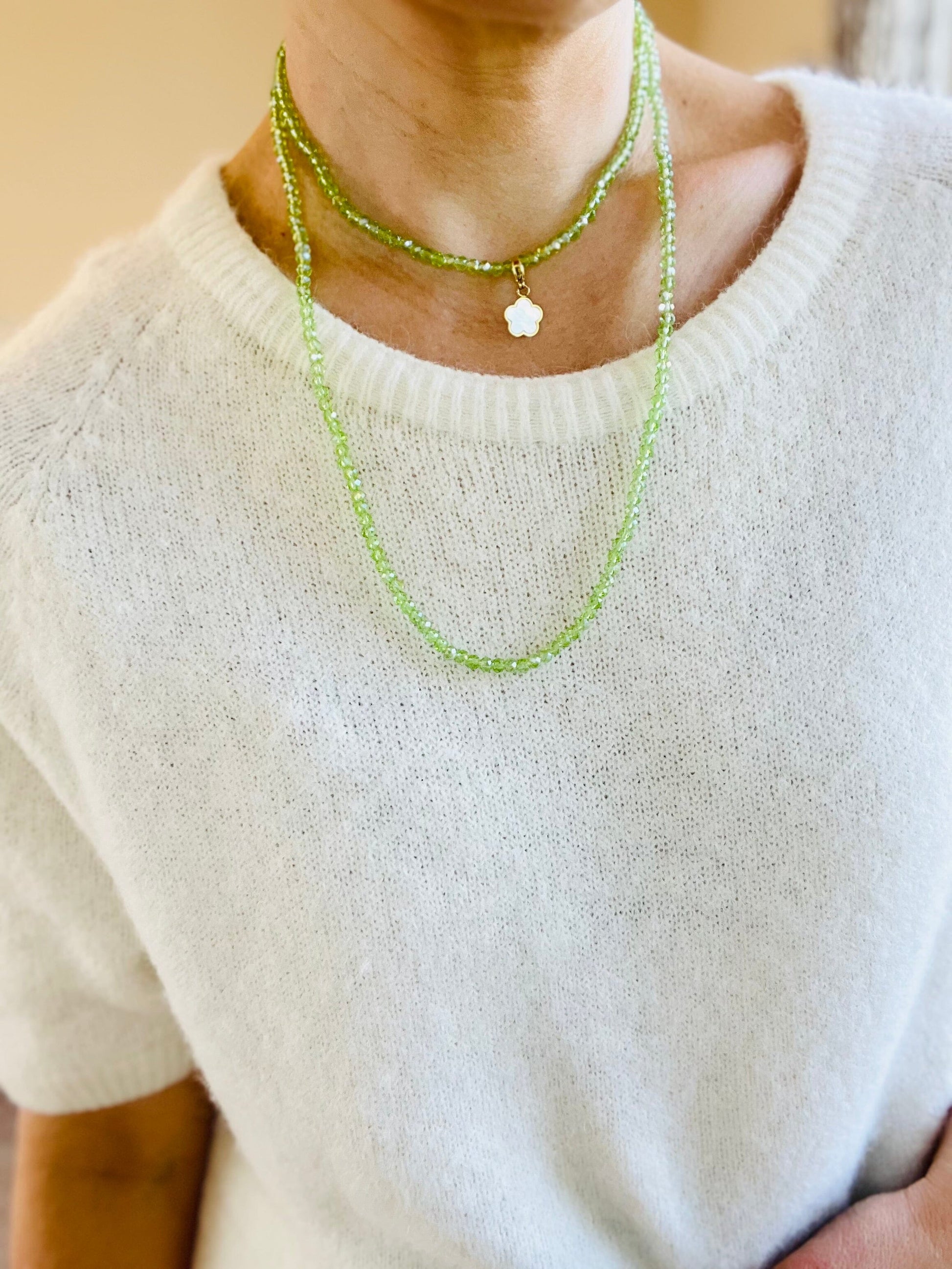 Noa Crystal Necklace | Navy - Small Pearl Charms Necklace French Edit 