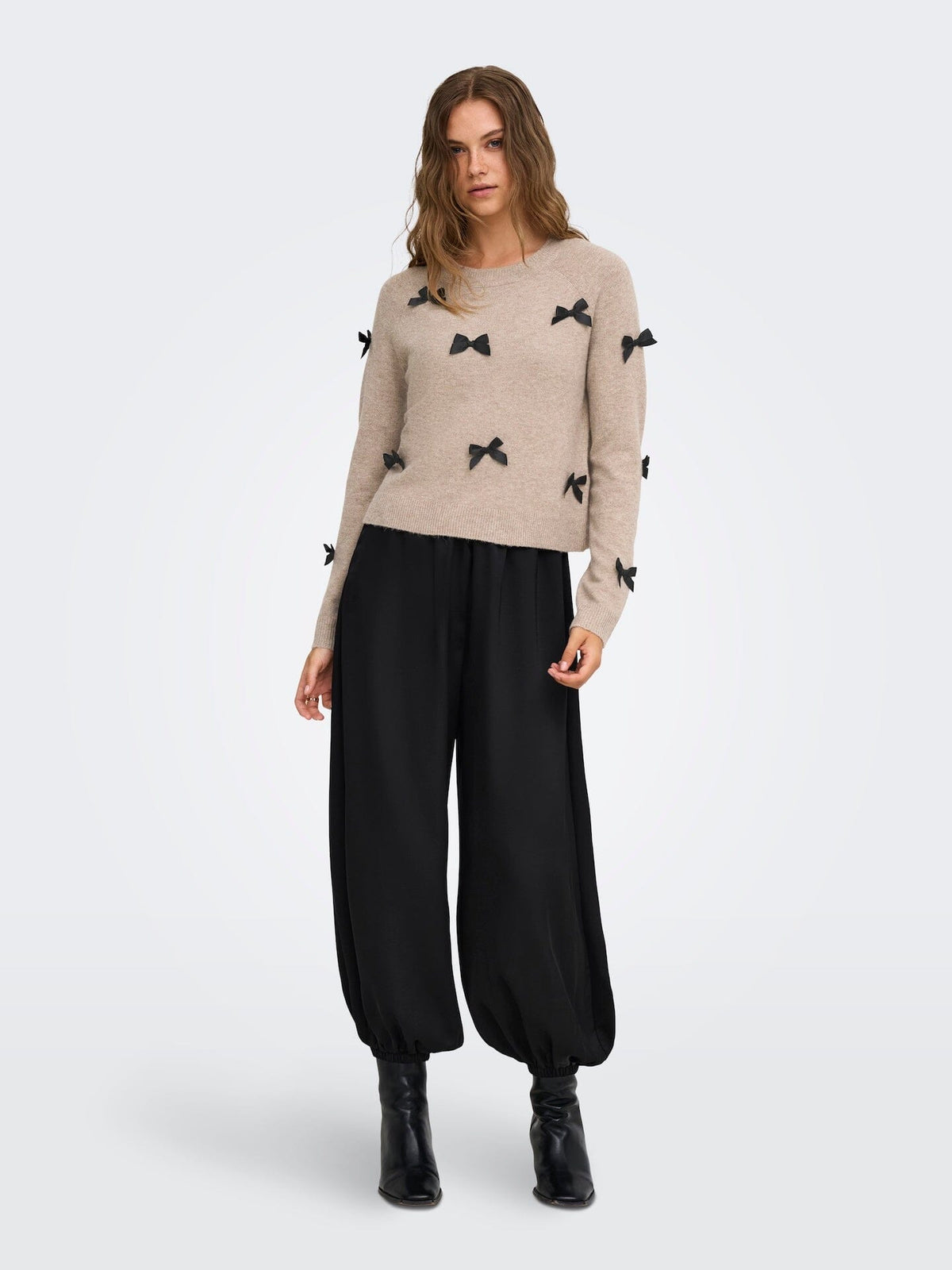 Noelle Bow Knit | Beige/Black Jumper Only 