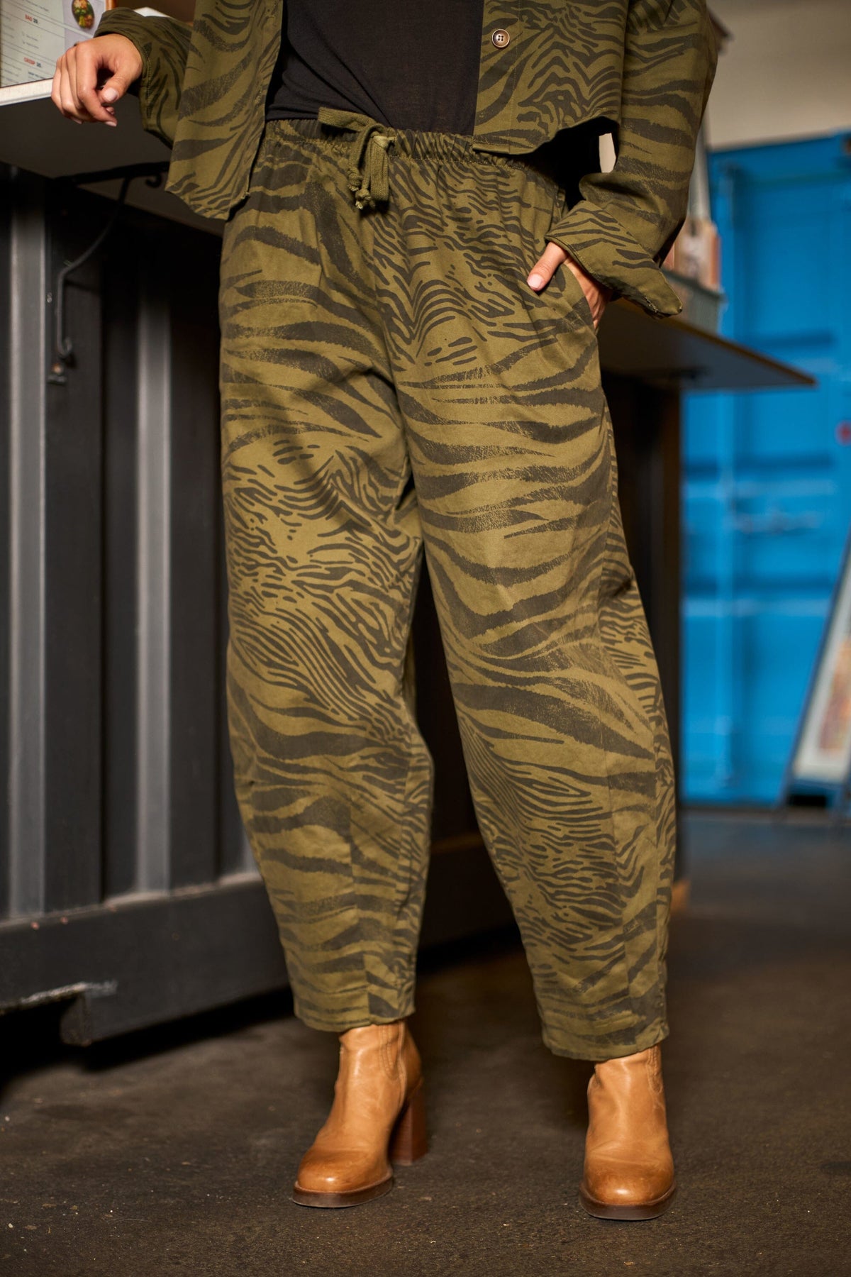 Ofelia Barrel Pant | Army Trousers Black Colour 