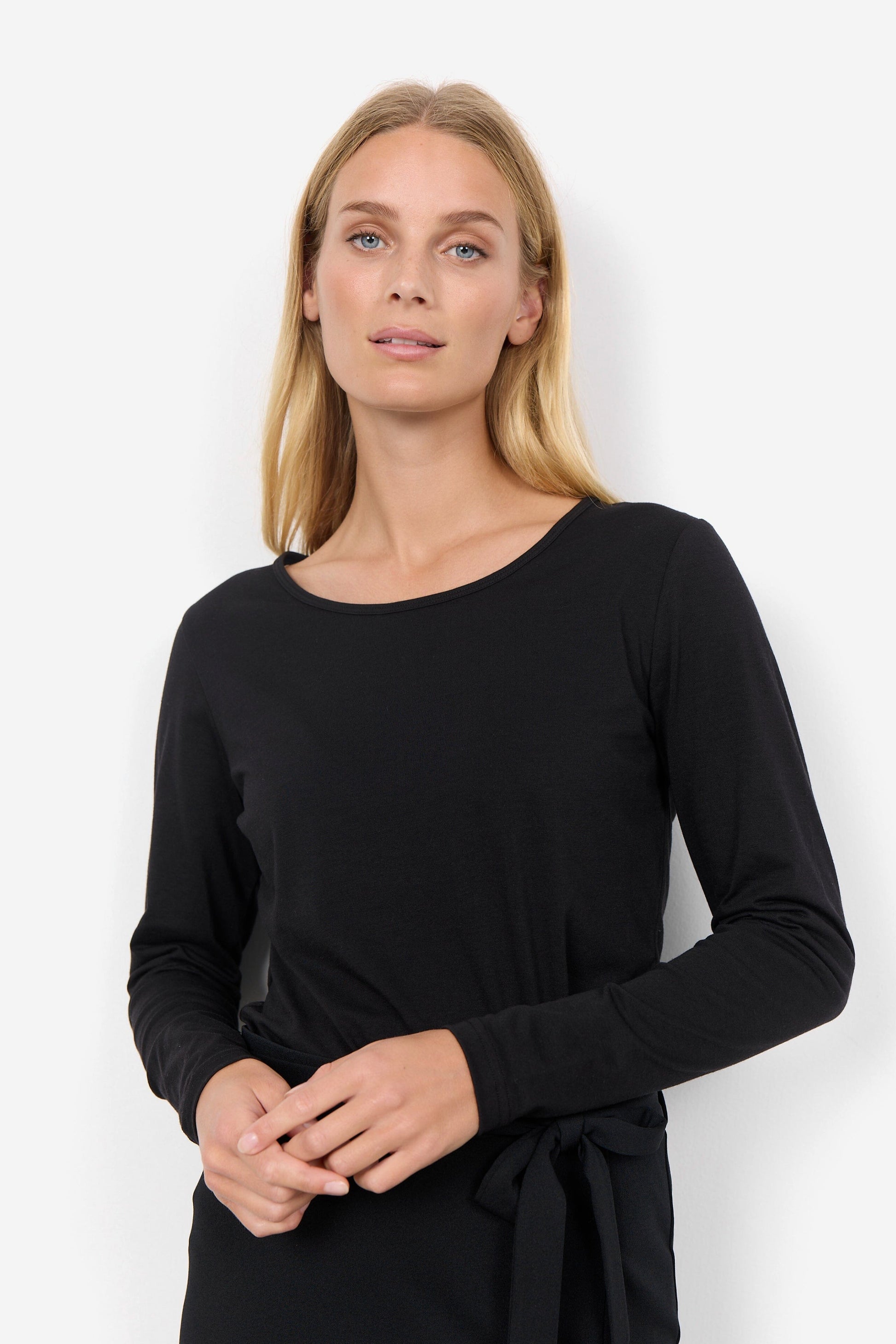 Pylle T Shirt | Black Blouse Soya Concept 