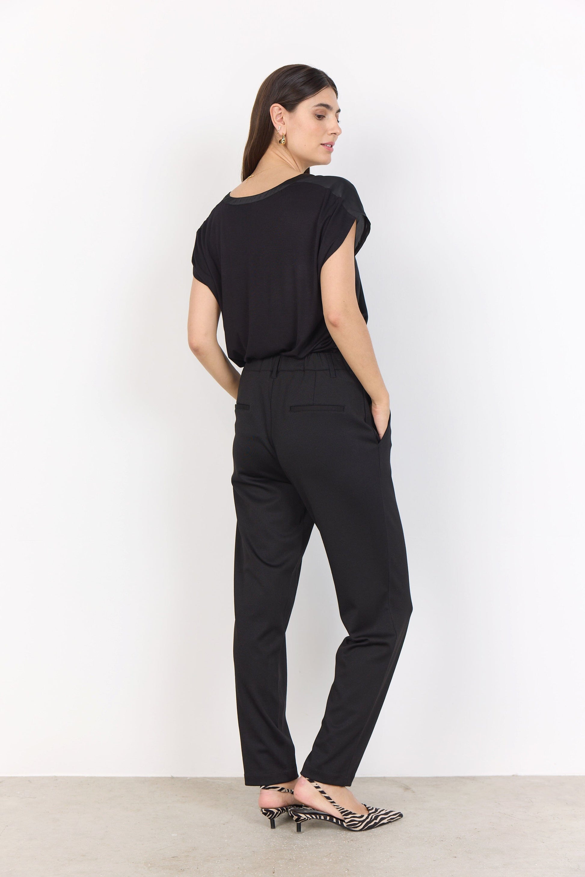 Thilde V Top | Black Blouse Soya Concept 