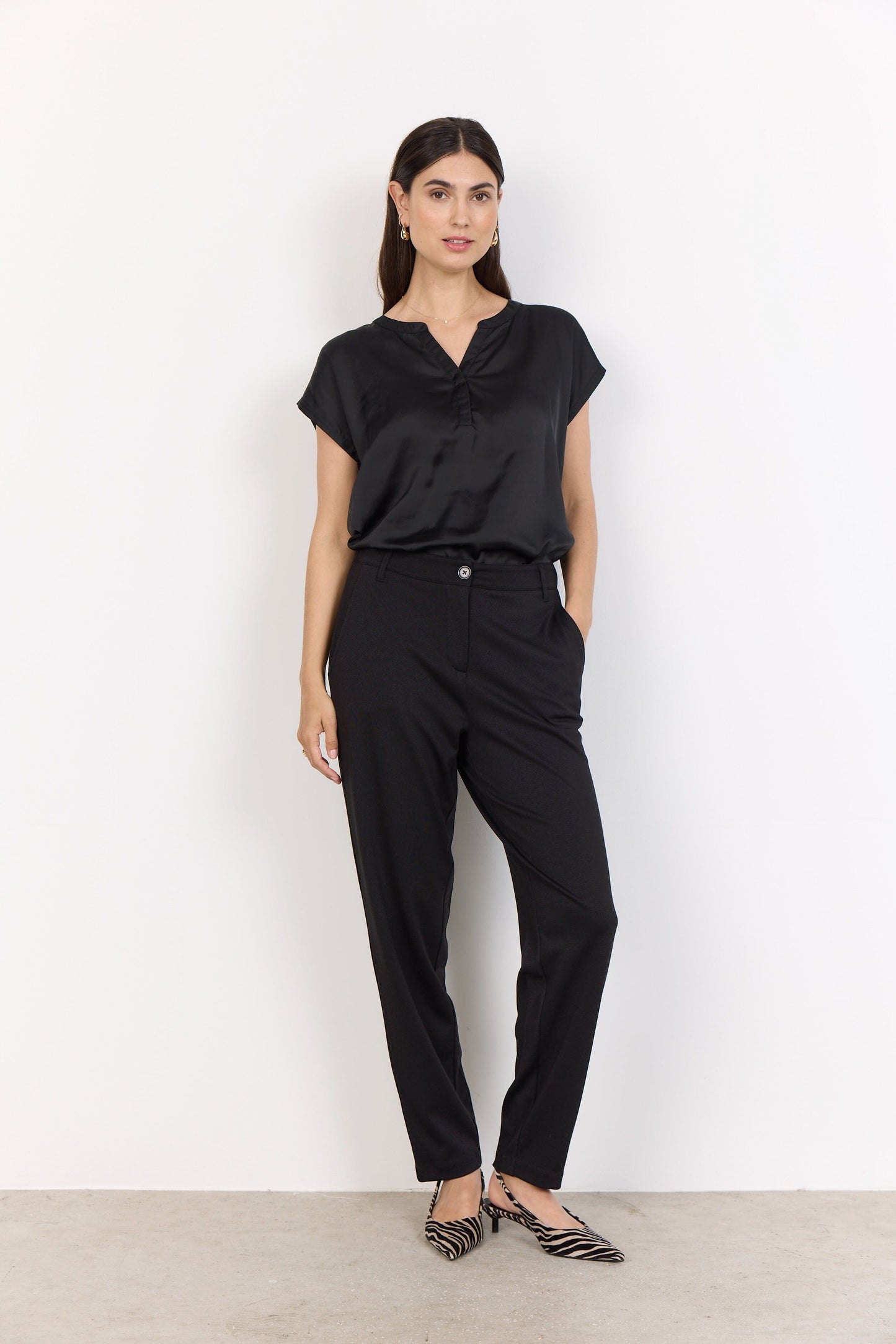 Thilde V Top | Black Blouse Soya Concept 