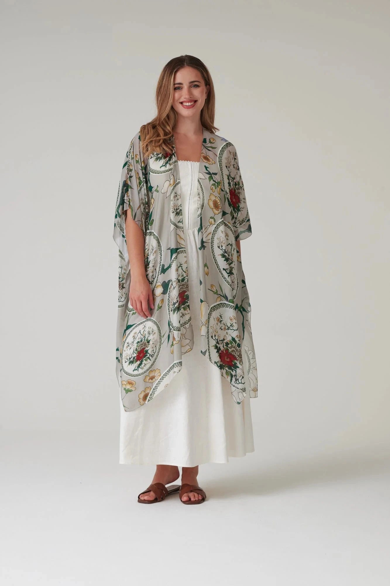 Throwover | Magnolia Plates | Putty Casual Kimonos One Hundred Stars 