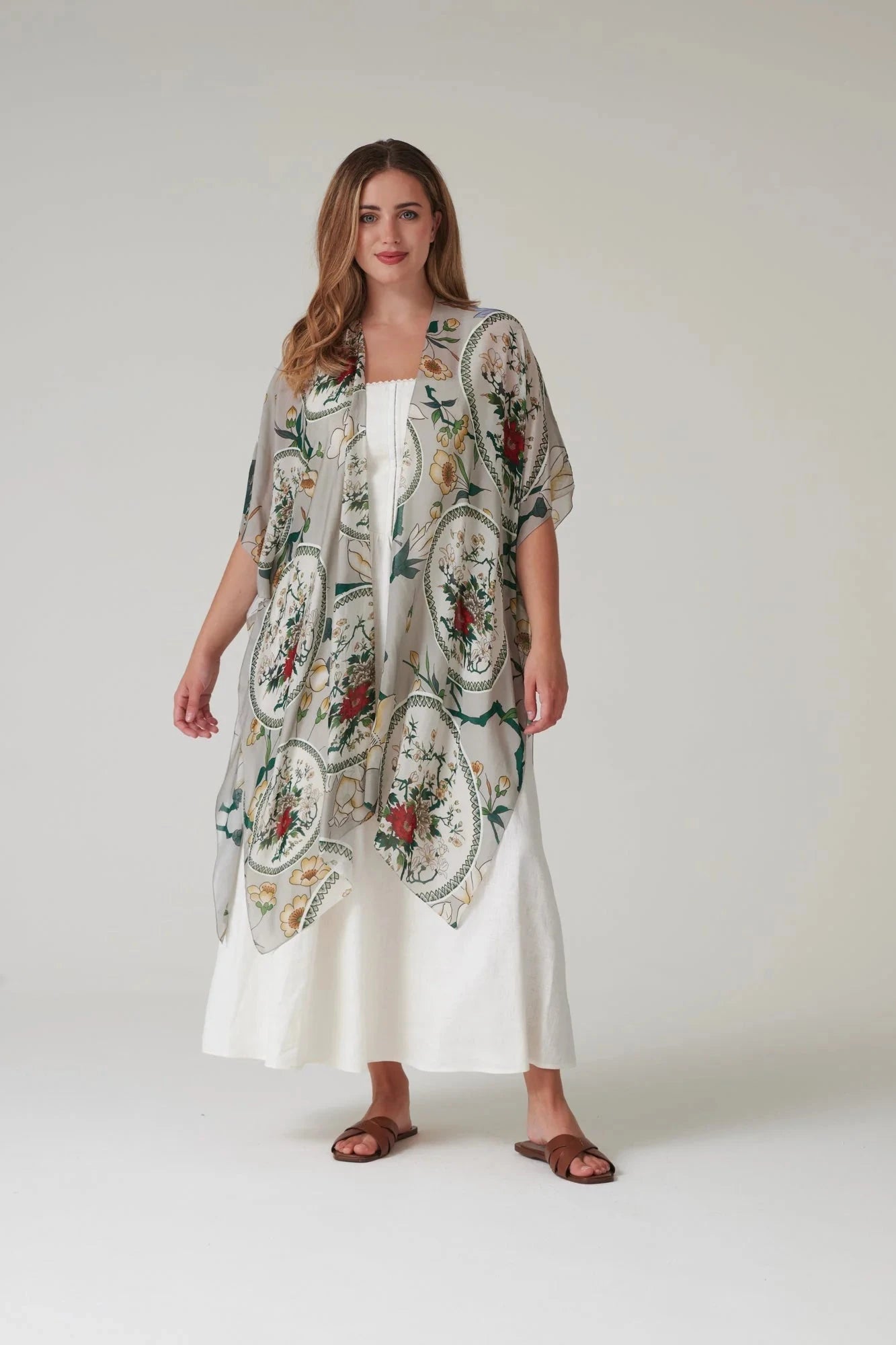 Throwover | Magnolia Plates | Putty Casual Kimonos One Hundred Stars 