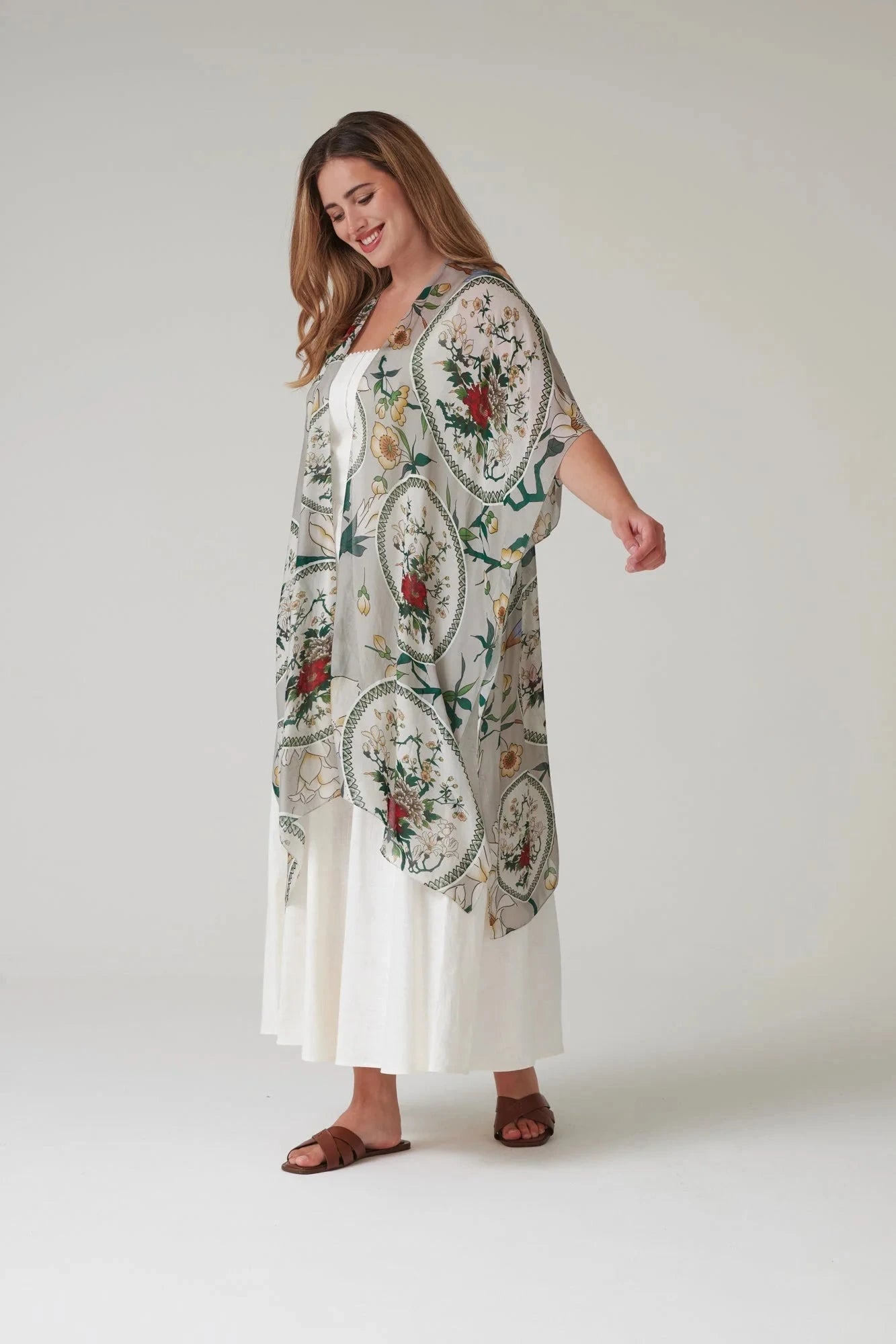 Throwover | Magnolia Plates | Putty Casual Kimonos One Hundred Stars 