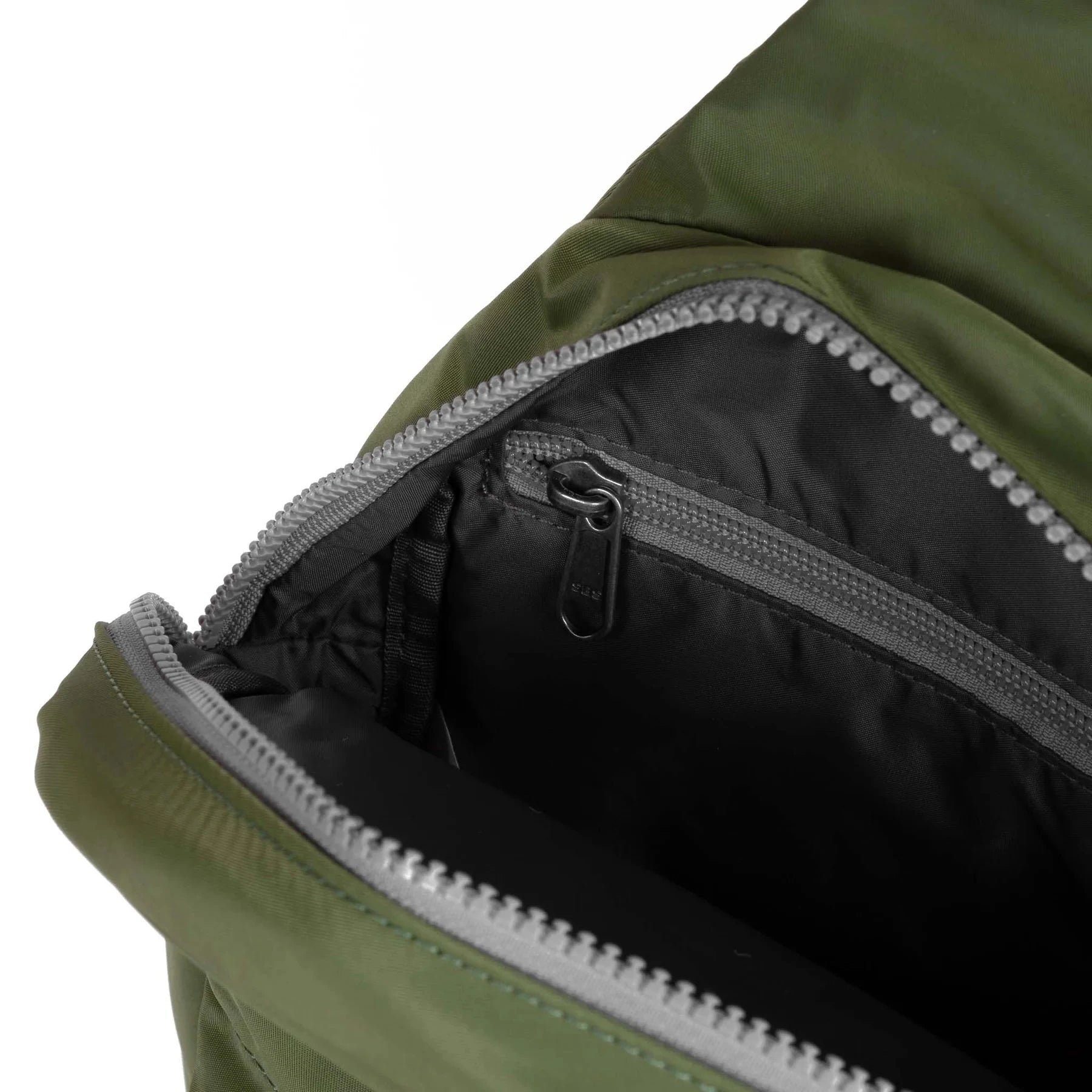 Willesden B Large Recycled Nylon | Avocado Backpacks Roka 