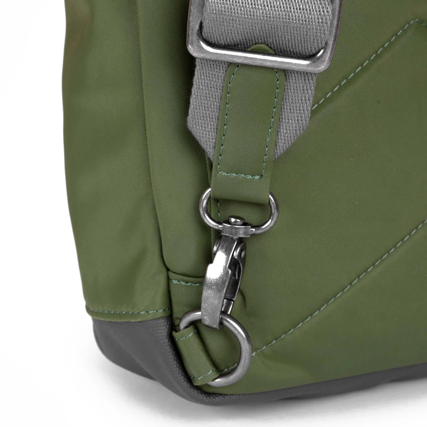 Willesden B Large Recycled Nylon | Avocado Backpacks Roka 