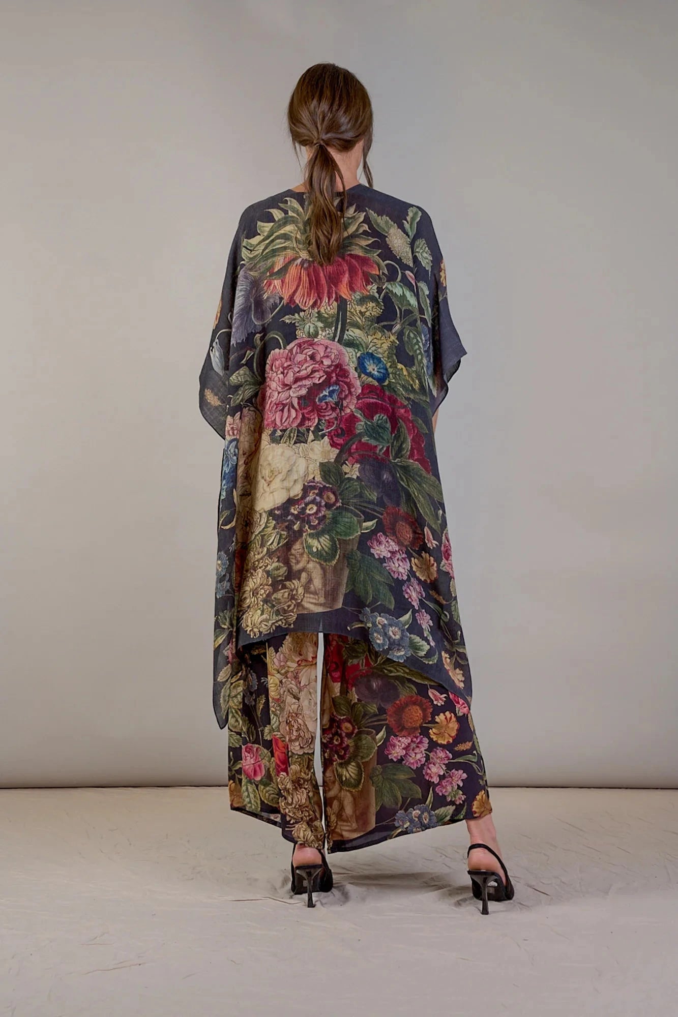 Wool Throwover | Primula | Black Kimonos One Hundred Stars 