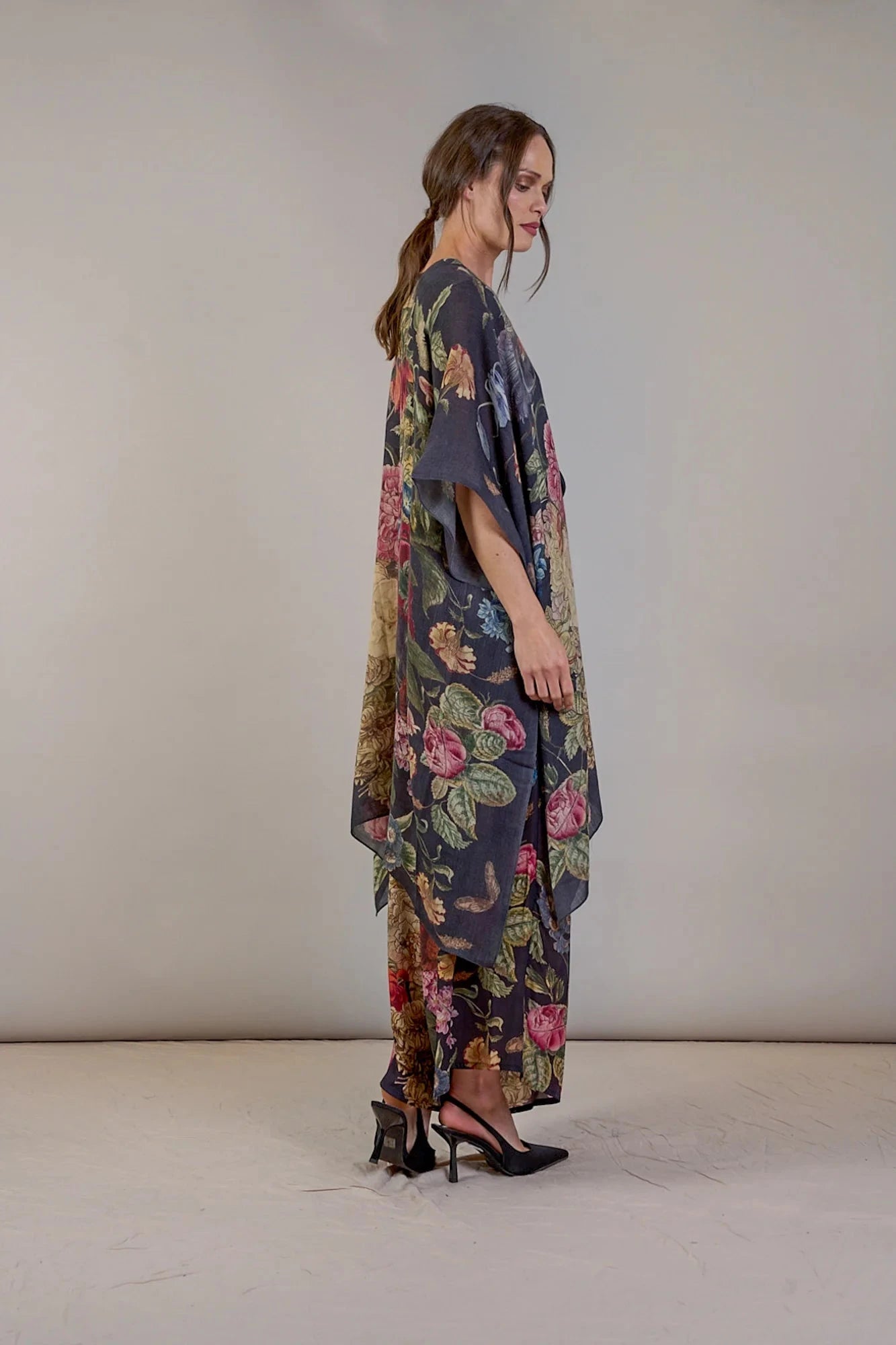 Wool Throwover | Primula | Black Kimonos One Hundred Stars 