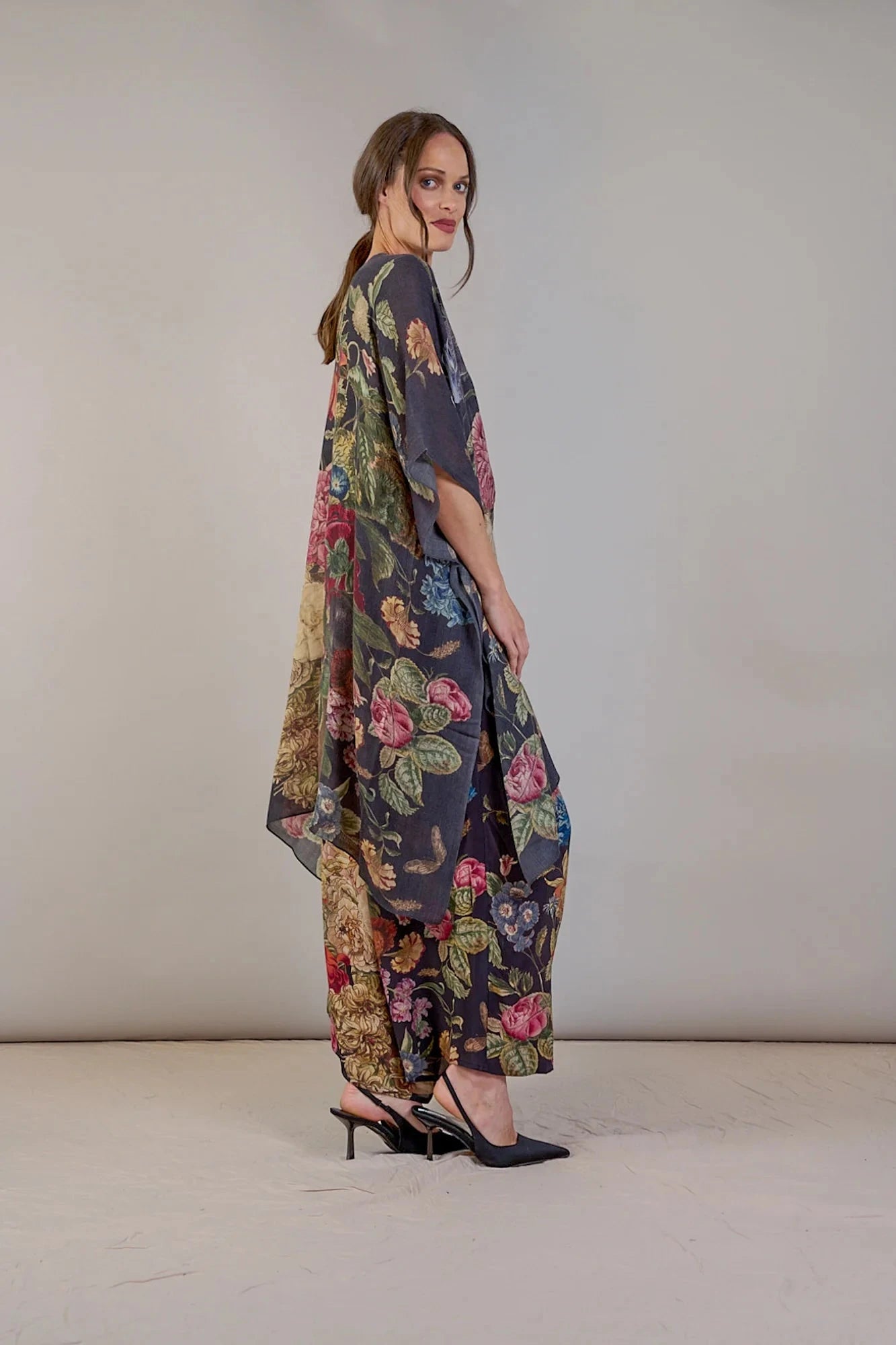 Wool Throwover | Primula | Black Kimonos One Hundred Stars 